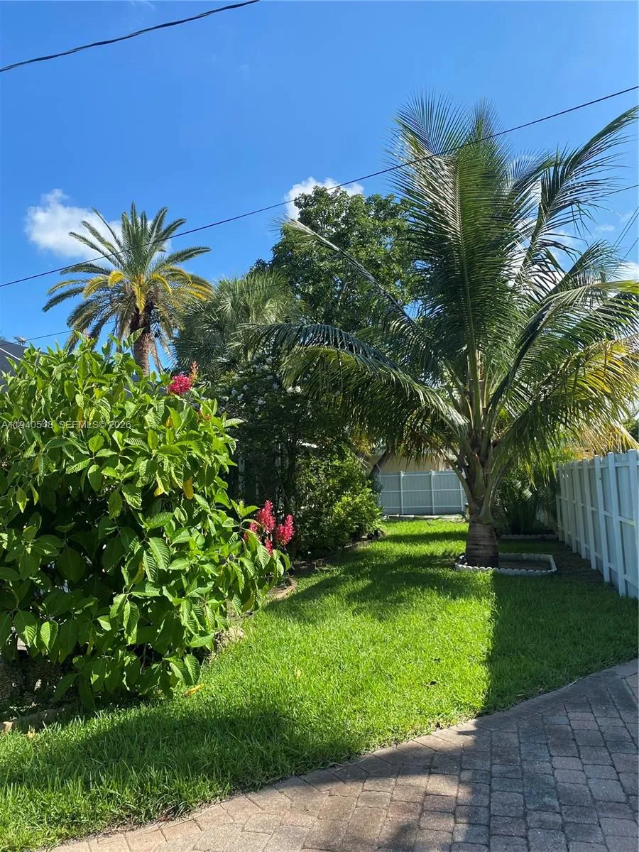 428 N Crescent Dr, Hollywood, Florida 33021, Hollywood, Florida 33021, 4 Bedrooms Bedrooms, ,2 BathroomsBathrooms,Residential,For Sale,428 N Crescent Dr, Hollywood, Florida 33021,A11940548