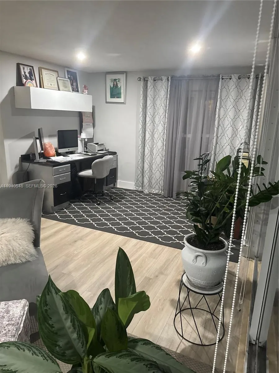 428 N Crescent Dr, Hollywood, Florida 33021, Hollywood, Florida 33021, 4 Bedrooms Bedrooms, ,2 BathroomsBathrooms,Residential,For Sale,428 N Crescent Dr, Hollywood, Florida 33021,A11940548