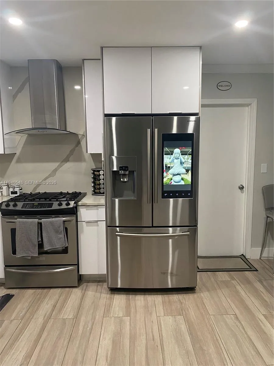 428 N Crescent Dr, Hollywood, Florida 33021, Hollywood, Florida 33021, 4 Bedrooms Bedrooms, ,2 BathroomsBathrooms,Residential,For Sale,428 N Crescent Dr, Hollywood, Florida 33021,A11940548