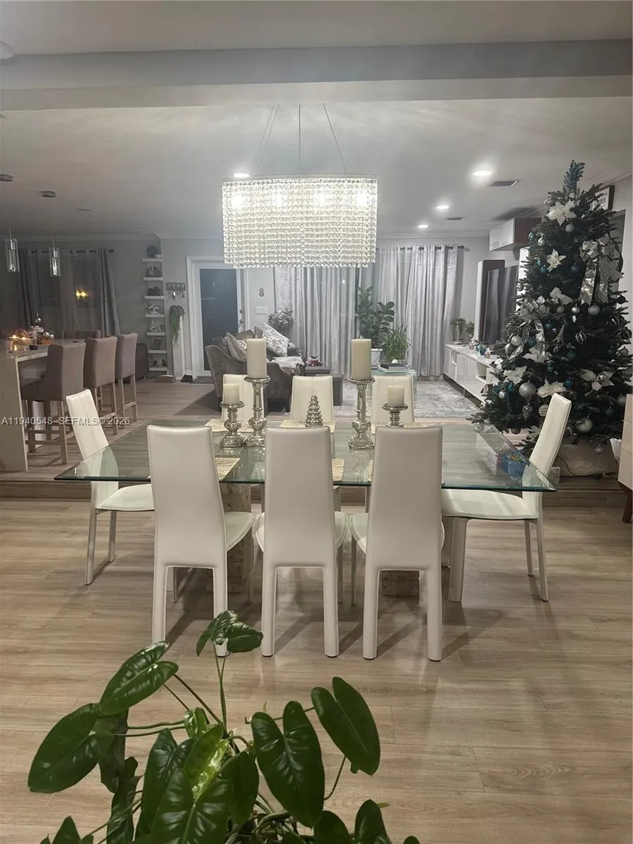428 N Crescent Dr, Hollywood, Florida 33021, Hollywood, Florida 33021, 4 Bedrooms Bedrooms, ,2 BathroomsBathrooms,Residential,For Sale,428 N Crescent Dr, Hollywood, Florida 33021,A11940548