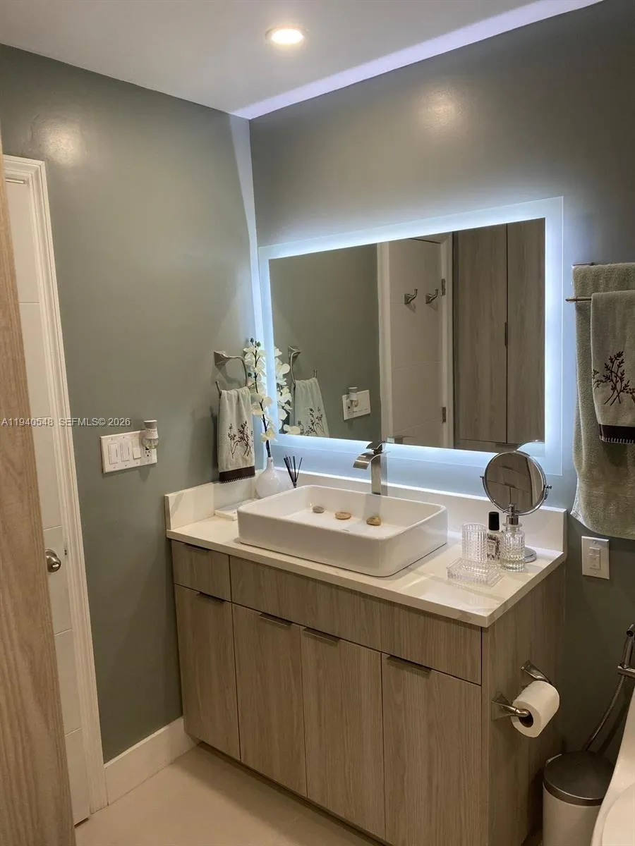 428 N Crescent Dr, Hollywood, Florida 33021, Hollywood, Florida 33021, 4 Bedrooms Bedrooms, ,2 BathroomsBathrooms,Residential,For Sale,428 N Crescent Dr, Hollywood, Florida 33021,A11940548