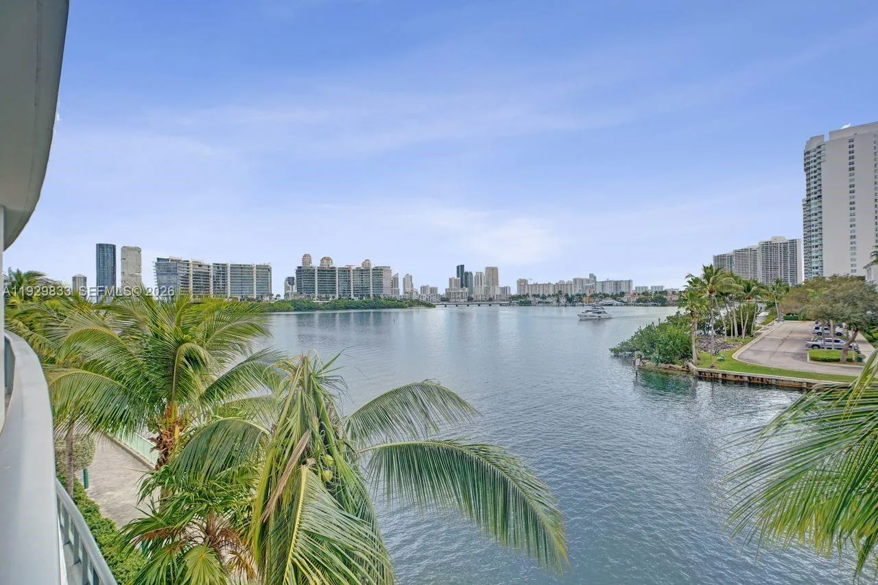 3300 Ne 188th St 210, Aventura, Florida 33180, Aventura, Florida 33180, 4 Bedrooms Bedrooms, ,5 BathroomsBathrooms,Residential,For Sale,3300 Ne 188th St 210, Aventura, Florida 33180,A11929833