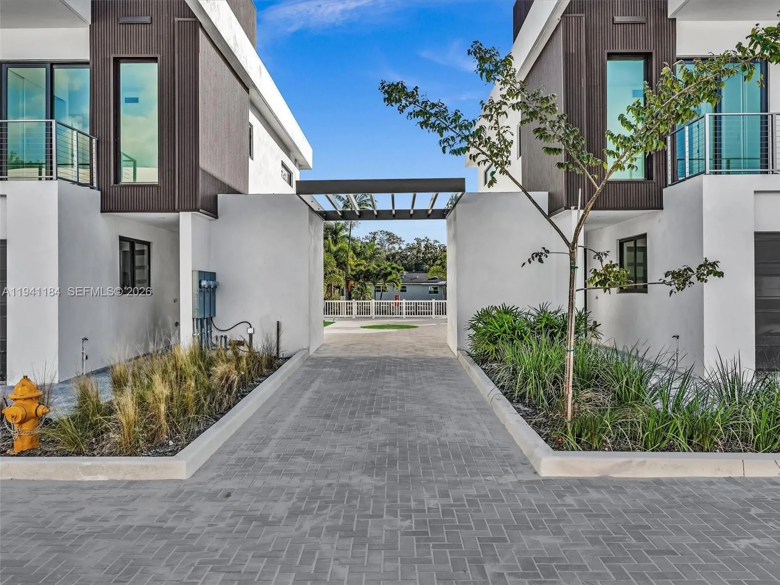 4665 Sw 32nd Ave B1, Dania Beach, Florida 33312, Dania Beach, Florida 33312, 3 Bedrooms Bedrooms, ,2 BathroomsBathrooms,Residential,For Sale,4665 Sw 32nd Ave B1, Dania Beach, Florida 33312,A11941184