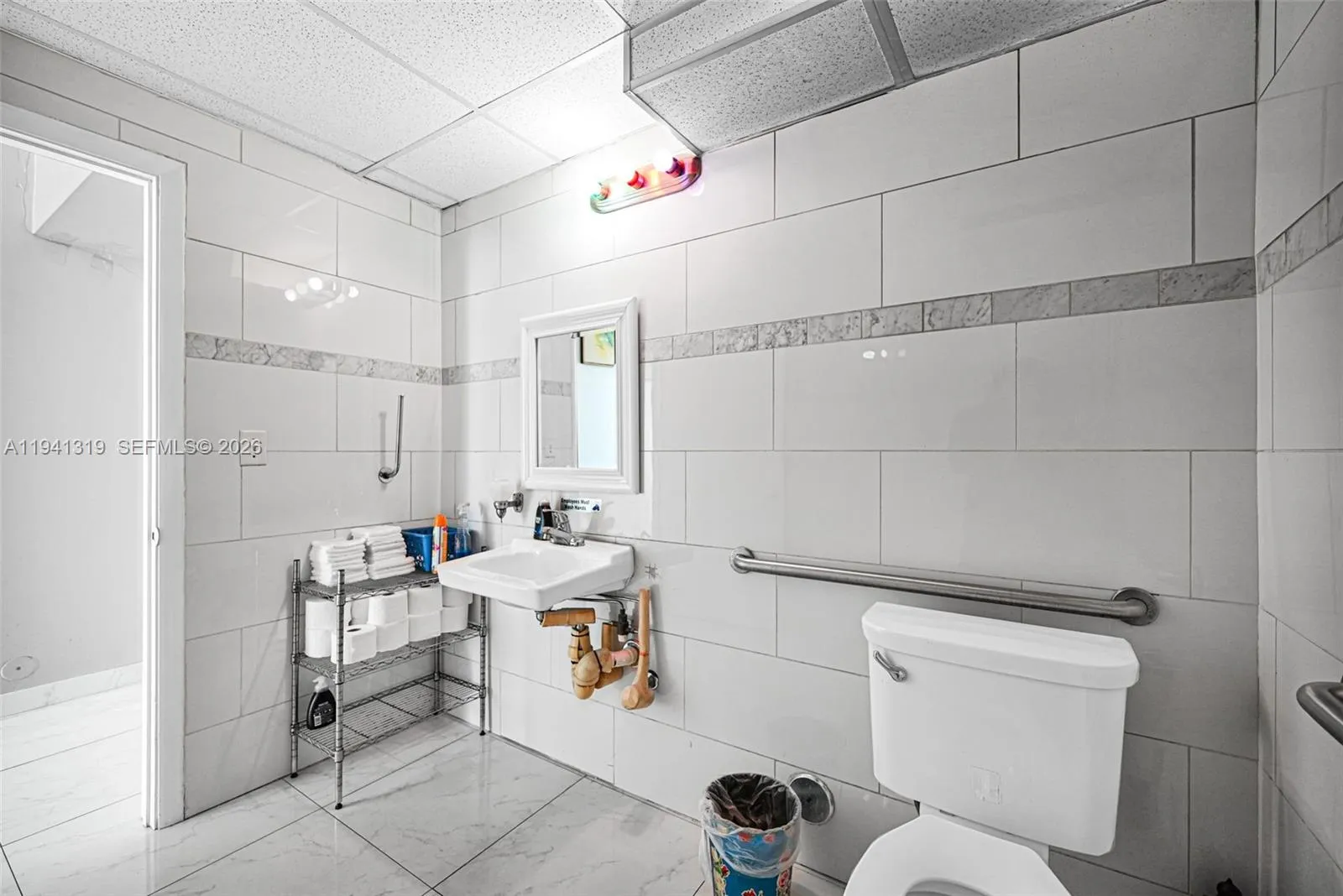 2301 Wilton Dr C5, Wilton Manors, Florida 33305, Wilton Manors, Florida 33305, ,Commercial Sale,For Sale,2301 Wilton Dr C5, Wilton Manors, Florida 33305,A11941319