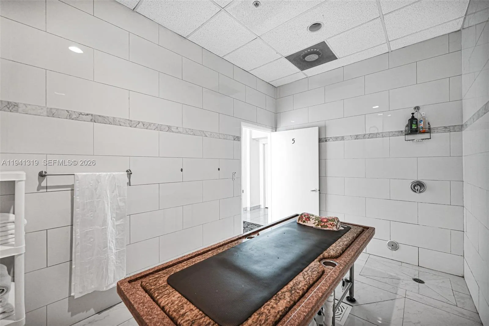 2301 Wilton Dr C5, Wilton Manors, Florida 33305, Wilton Manors, Florida 33305, ,Commercial Sale,For Sale,2301 Wilton Dr C5, Wilton Manors, Florida 33305,A11941319