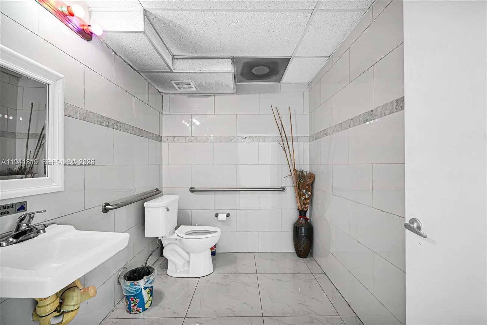 2301 Wilton Dr C5, Wilton Manors, Florida 33305, Wilton Manors, Florida 33305, ,Commercial Sale,For Sale,2301 Wilton Dr C5, Wilton Manors, Florida 33305,A11941319