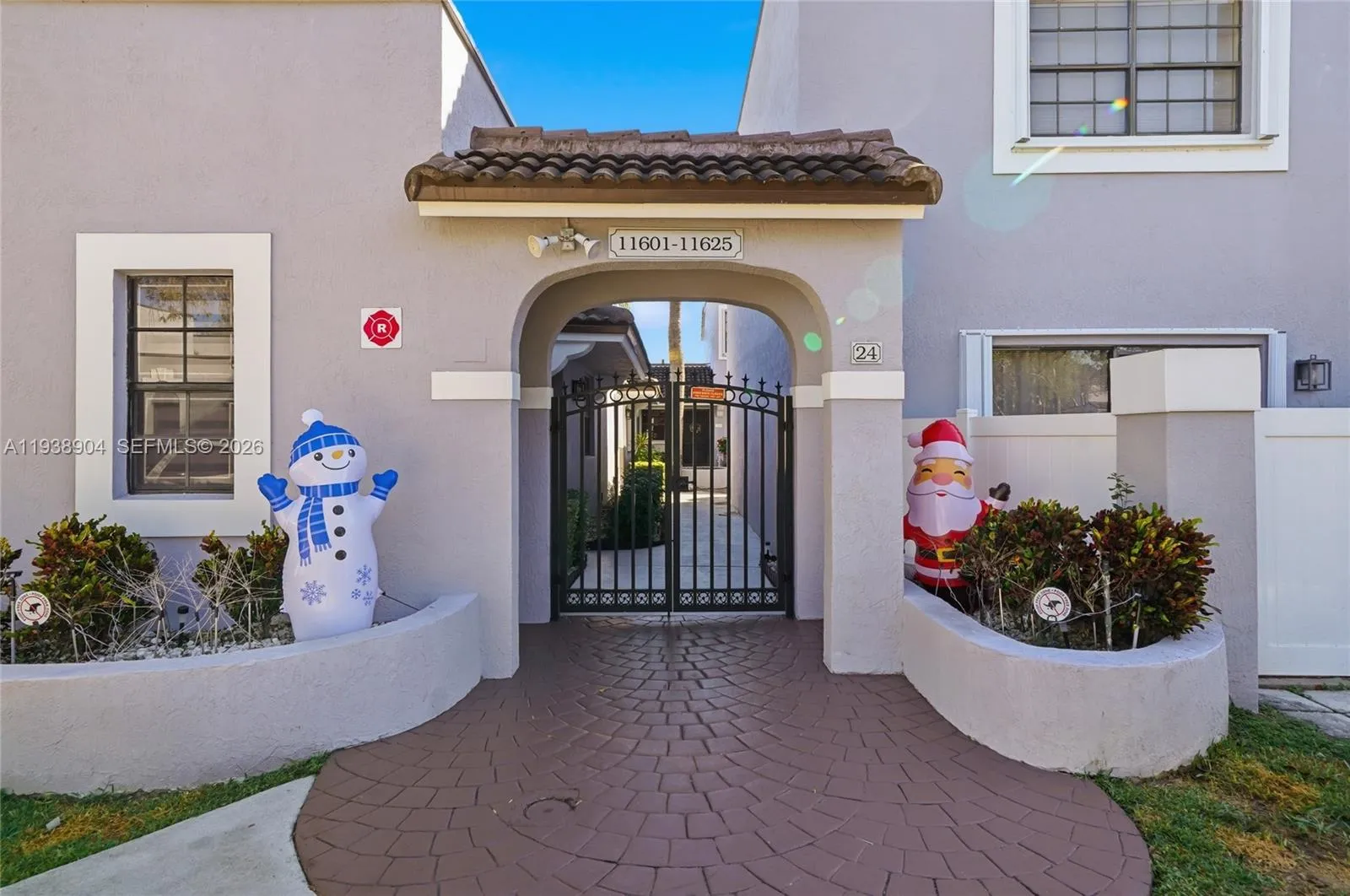 11611 Nw 11th St 11611, Pembroke Pines, Florida 33, Pembroke Pines, Florida 33026, 2 Bedrooms Bedrooms, ,2 BathroomsBathrooms,Residential,For Sale,11611 Nw 11th St 11611, Pembroke Pines, Florida 33,A11938904