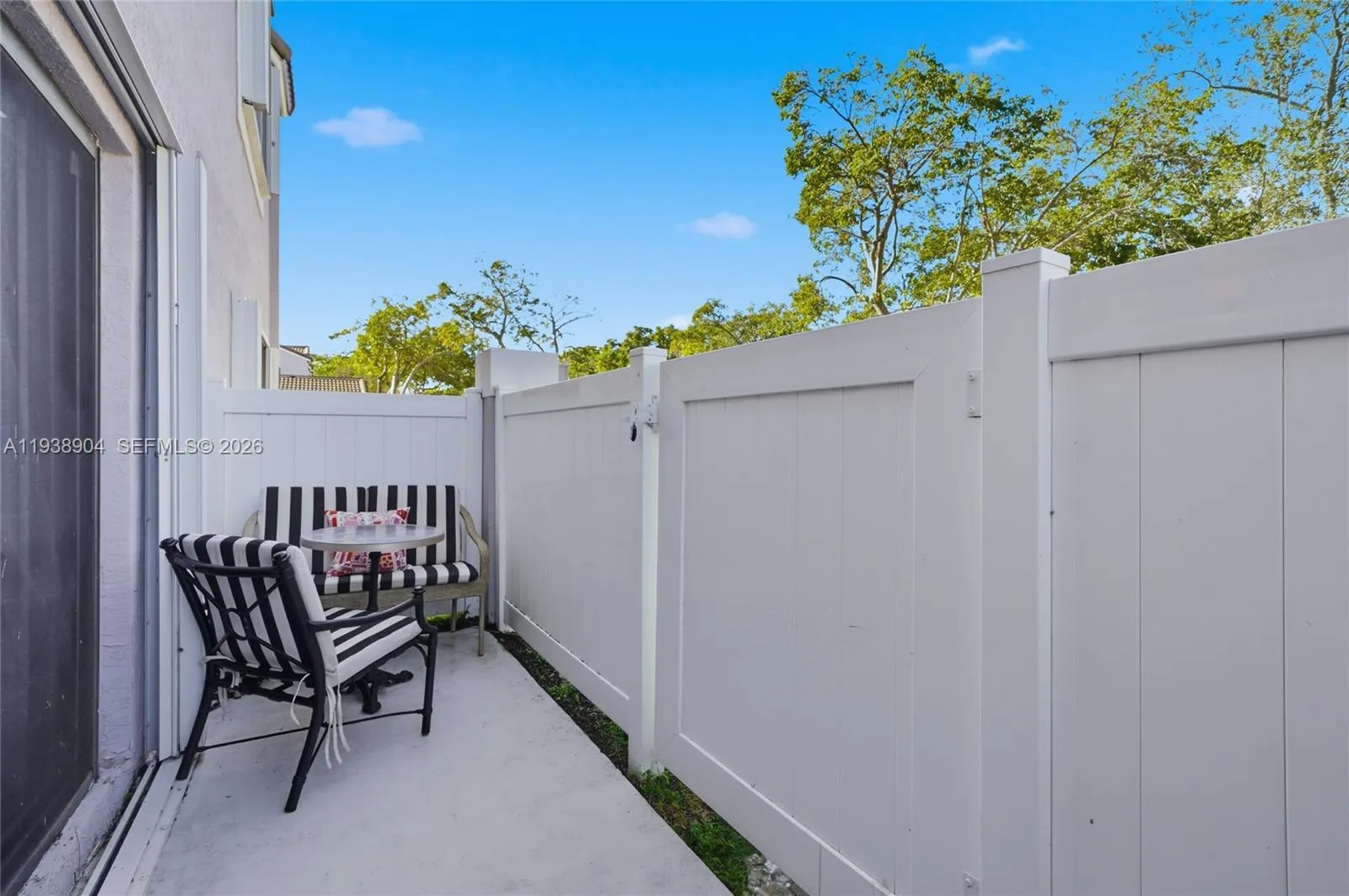 11611 Nw 11th St 11611, Pembroke Pines, Florida 33, Pembroke Pines, Florida 33026, 2 Bedrooms Bedrooms, ,2 BathroomsBathrooms,Residential,For Sale,11611 Nw 11th St 11611, Pembroke Pines, Florida 33,A11938904