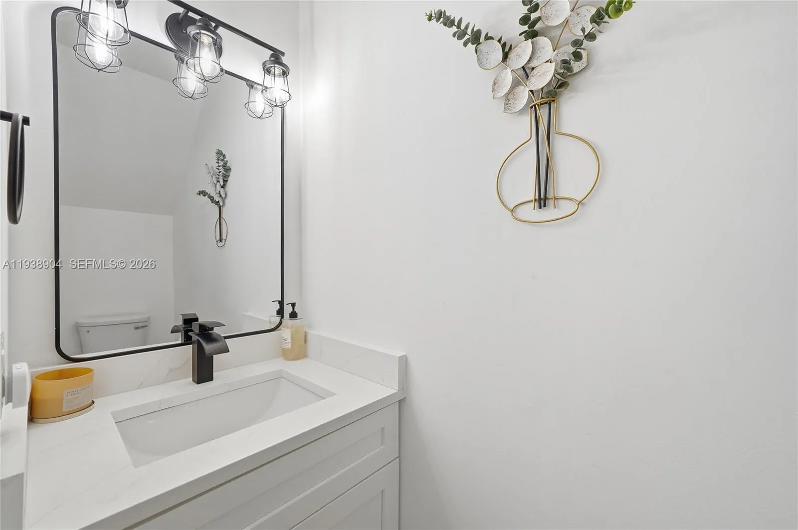 11611 Nw 11th St 11611, Pembroke Pines, Florida 33, Pembroke Pines, Florida 33026, 2 Bedrooms Bedrooms, ,2 BathroomsBathrooms,Residential,For Sale,11611 Nw 11th St 11611, Pembroke Pines, Florida 33,A11938904