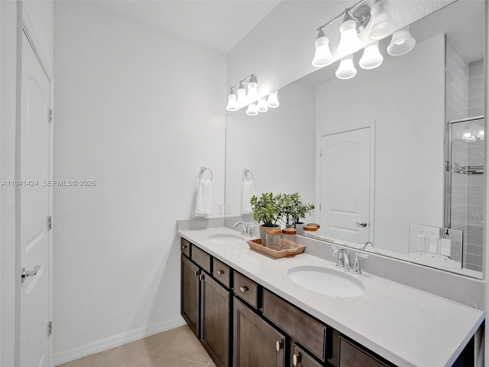 2343 Rollingwood Ct, Oakland Park, Florida 33309, Oakland Park, Florida 33309, 3 Bedrooms Bedrooms, ,2 BathroomsBathrooms,Residential,For Sale,2343 Rollingwood Ct, Oakland Park, Florida 33309,A11941424