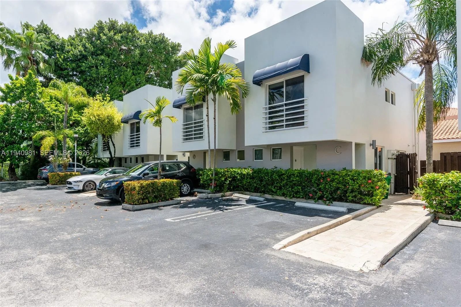 2945 Bridgeport Ave C, Miami, Florida 33133, Miami, Florida 33133, 2 Bedrooms Bedrooms, ,2 BathroomsBathrooms,Residential Lease,For Rent,2945 Bridgeport Ave C, Miami, Florida 33133,A11940981