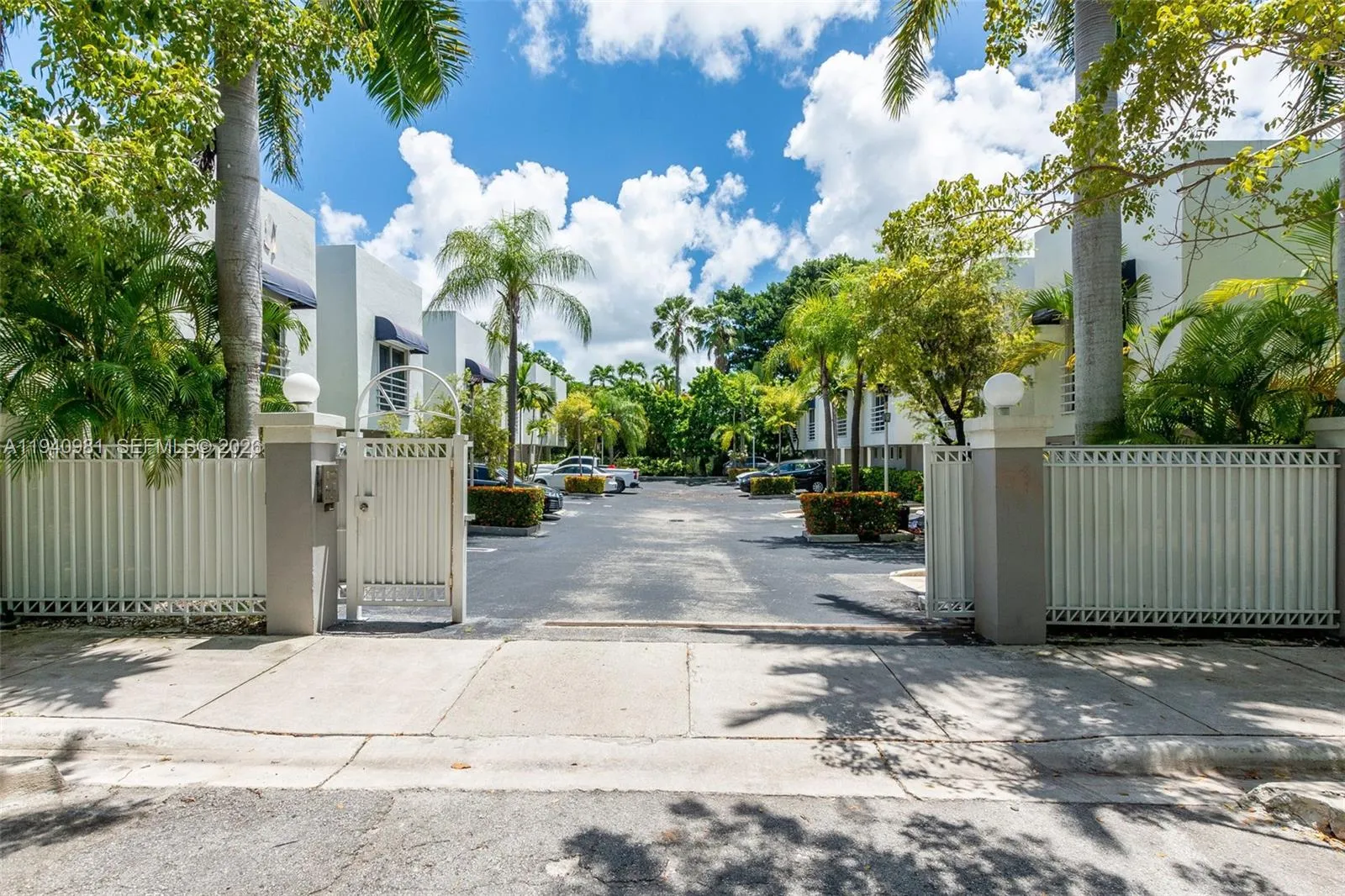 2945 Bridgeport Ave C, Miami, Florida 33133, Miami, Florida 33133, 2 Bedrooms Bedrooms, ,2 BathroomsBathrooms,Residential Lease,For Rent,2945 Bridgeport Ave C, Miami, Florida 33133,A11940981