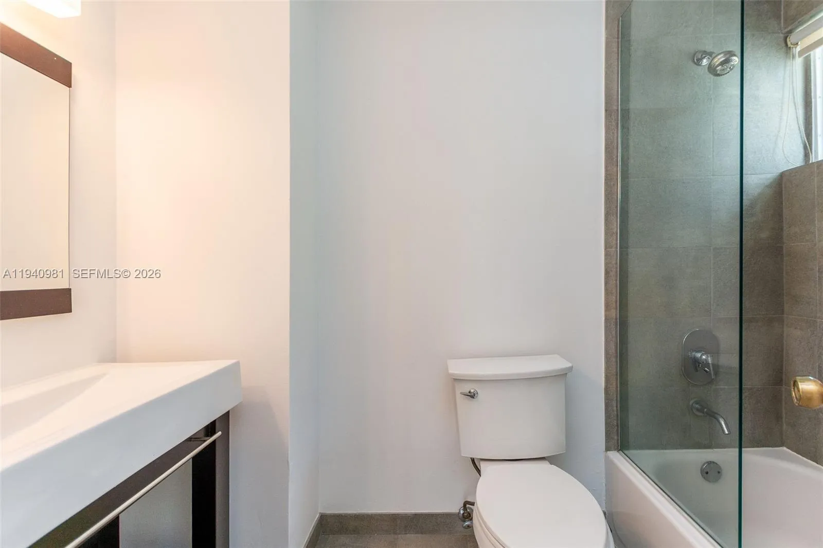 2945 Bridgeport Ave C, Miami, Florida 33133, Miami, Florida 33133, 2 Bedrooms Bedrooms, ,2 BathroomsBathrooms,Residential Lease,For Rent,2945 Bridgeport Ave C, Miami, Florida 33133,A11940981