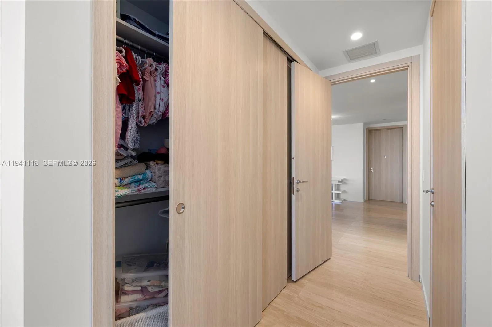 1000 Brickell Plz Ph5403, Miami, Florida 33131, Miami, Florida 33131, 2 Bedrooms Bedrooms, ,3 BathroomsBathrooms,Residential,For Sale,1000 Brickell Plz Ph5403, Miami, Florida 33131,A11941118