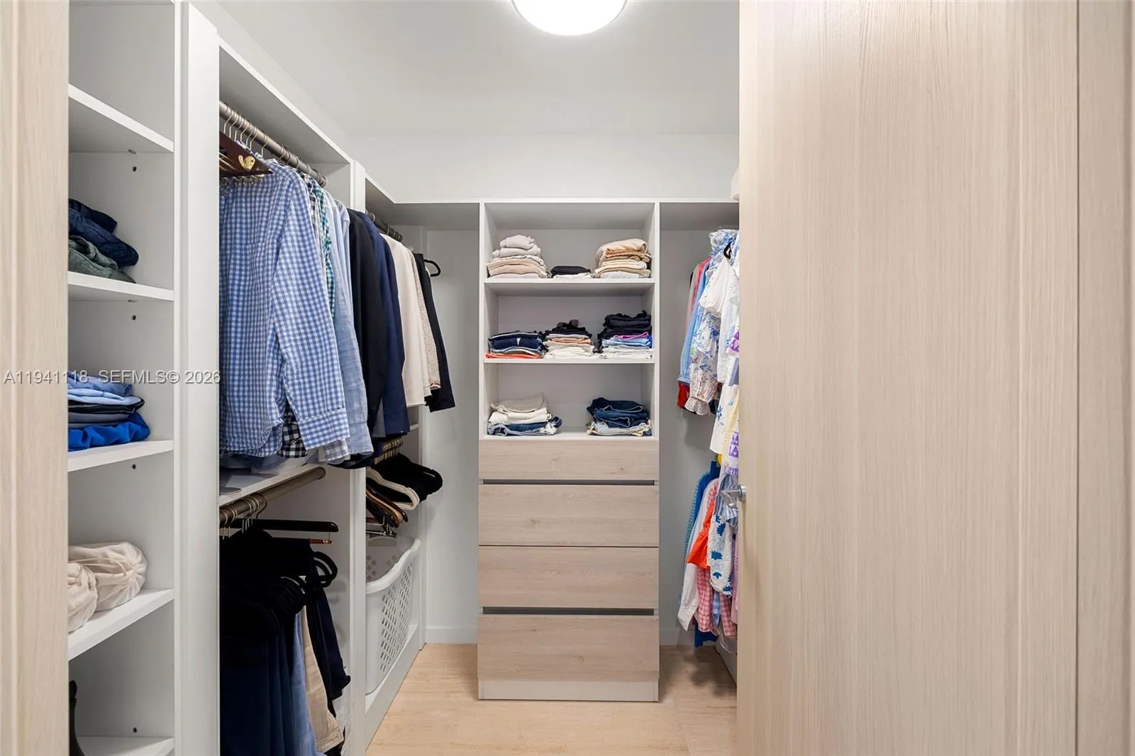 1000 Brickell Plz Ph5403, Miami, Florida 33131, Miami, Florida 33131, 2 Bedrooms Bedrooms, ,3 BathroomsBathrooms,Residential,For Sale,1000 Brickell Plz Ph5403, Miami, Florida 33131,A11941118