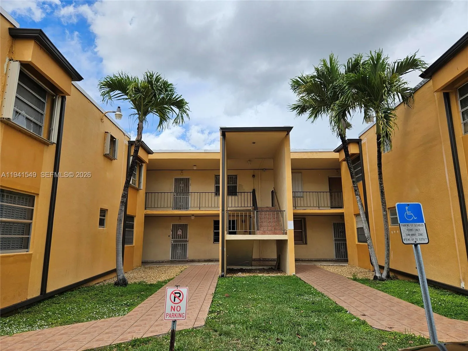 8990 Sw 24th St 228, Miami, Florida 33165, Miami, Florida 33165, 2 Bedrooms Bedrooms, ,2 BathroomsBathrooms,Residential Lease,For Rent,8990 Sw 24th St 228, Miami, Florida 33165,A11941549