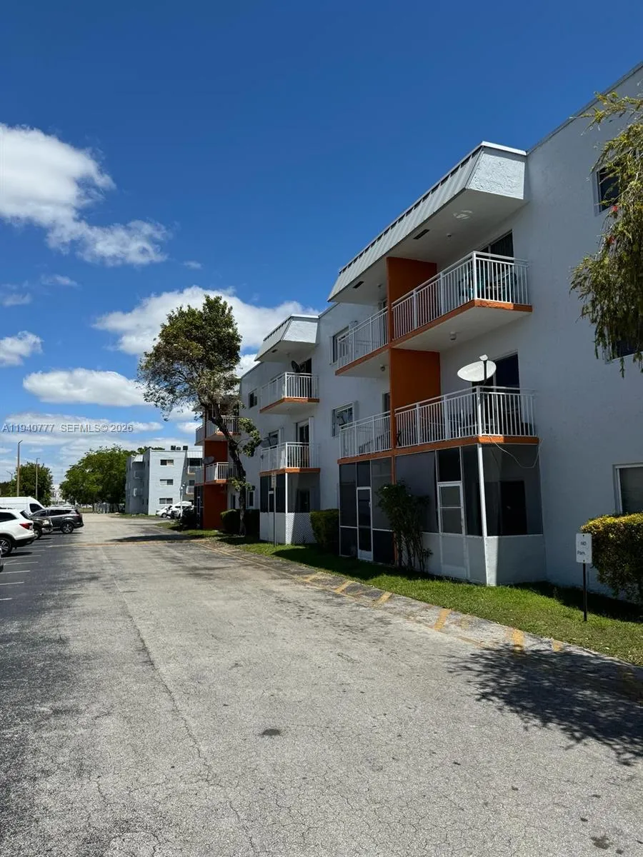 11307 Sw 200th St 310-b, Miami, Florida 33157, Miami, Florida 33157, 2 Bedrooms Bedrooms, ,2 BathroomsBathrooms,Residential Lease,For Rent,11307 Sw 200th St 310-b, Miami, Florida 33157,A11940777