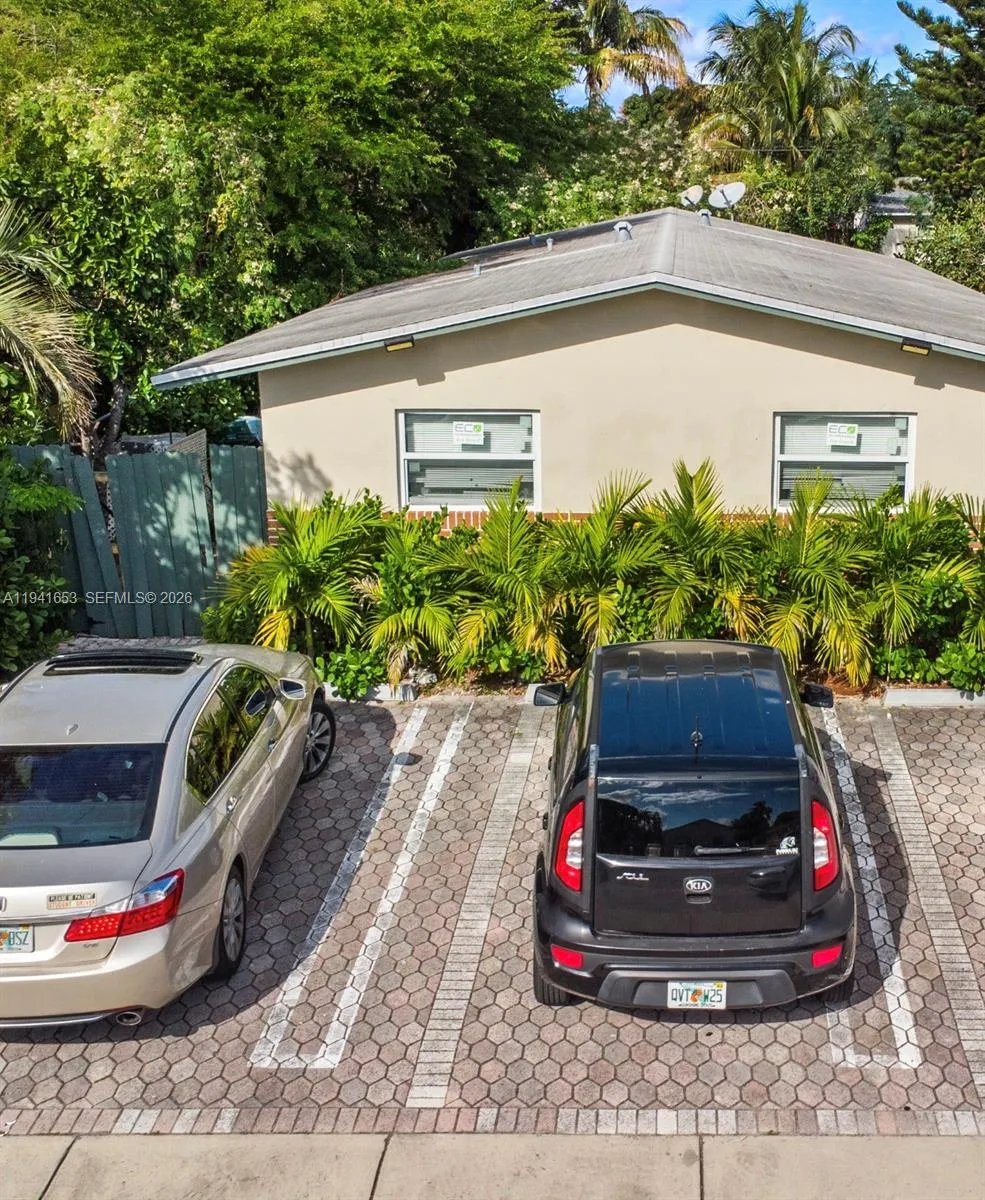 441 Ne 30th St 1-2, Pompano Beach, Florida 33064, Pompano Beach, Florida 33064, 2 Bedrooms Bedrooms, ,1 BathroomBathrooms,Residential Lease,For Rent,441 Ne 30th St 1-2, Pompano Beach, Florida 33064,A11941653