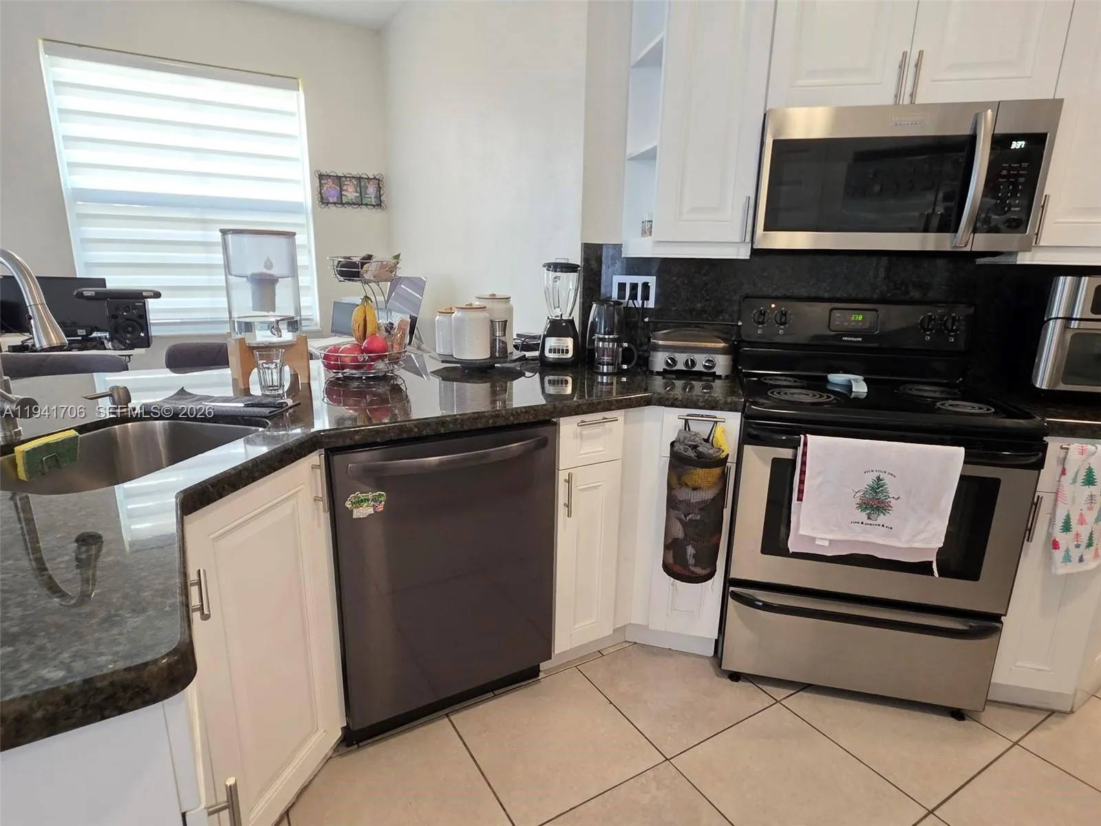 11702 Sw 137th Pl, Miami, Florida 33186, Miami, Florida 33186, 3 Bedrooms Bedrooms, ,2 BathroomsBathrooms,Residential,For Sale,11702 Sw 137th Pl, Miami, Florida 33186,A11941706
