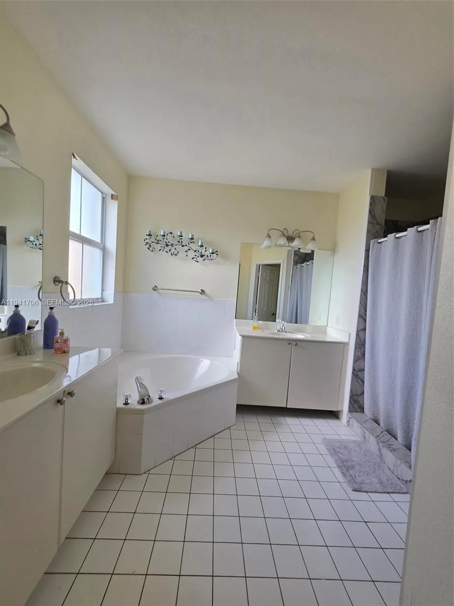 11702 Sw 137th Pl, Miami, Florida 33186, Miami, Florida 33186, 3 Bedrooms Bedrooms, ,2 BathroomsBathrooms,Residential,For Sale,11702 Sw 137th Pl, Miami, Florida 33186,A11941706