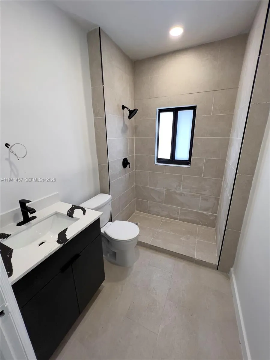 418 Nw 9th Ave, Miami, Florida 33128, Miami, Florida 33128, ,Residential Income,For Sale,418 Nw 9th Ave, Miami, Florida 33128,A11941467