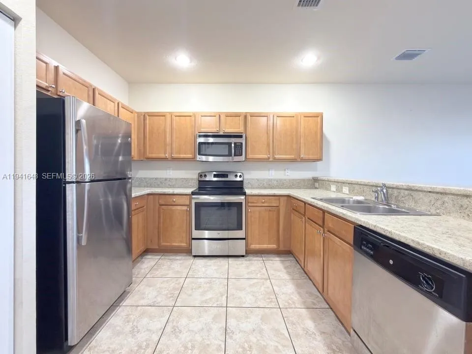 3511 W 89th Pl 3511, Hialeah, Florida 33018, Hialeah, Florida 33018, 2 Bedrooms Bedrooms, ,2 BathroomsBathrooms,Residential Lease,For Rent,3511 W 89th Pl 3511, Hialeah, Florida 33018,A11941648