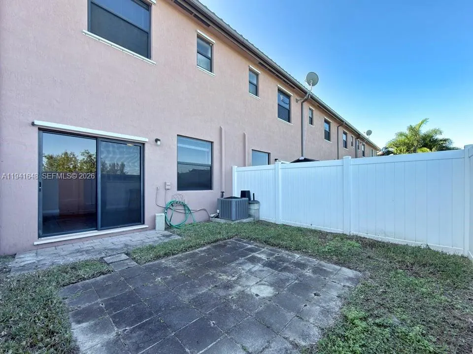 3511 W 89th Pl 3511, Hialeah, Florida 33018, Hialeah, Florida 33018, 2 Bedrooms Bedrooms, ,2 BathroomsBathrooms,Residential Lease,For Rent,3511 W 89th Pl 3511, Hialeah, Florida 33018,A11941648