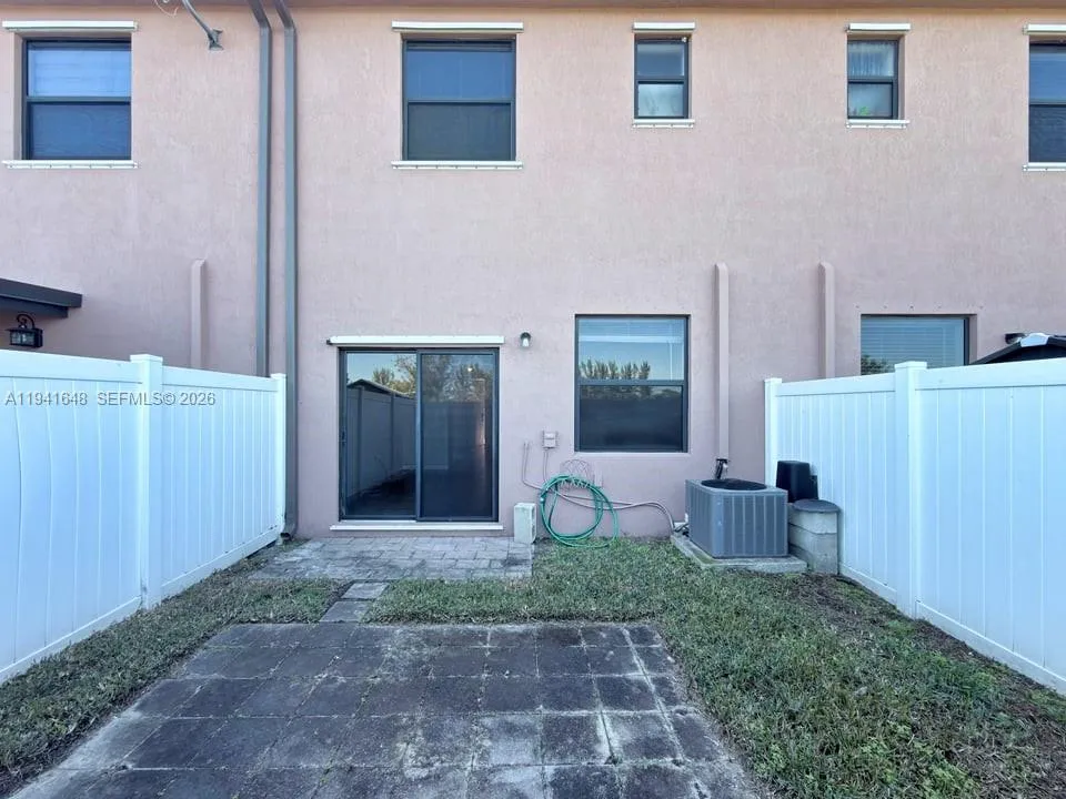 3511 W 89th Pl 3511, Hialeah, Florida 33018, Hialeah, Florida 33018, 2 Bedrooms Bedrooms, ,2 BathroomsBathrooms,Residential Lease,For Rent,3511 W 89th Pl 3511, Hialeah, Florida 33018,A11941648