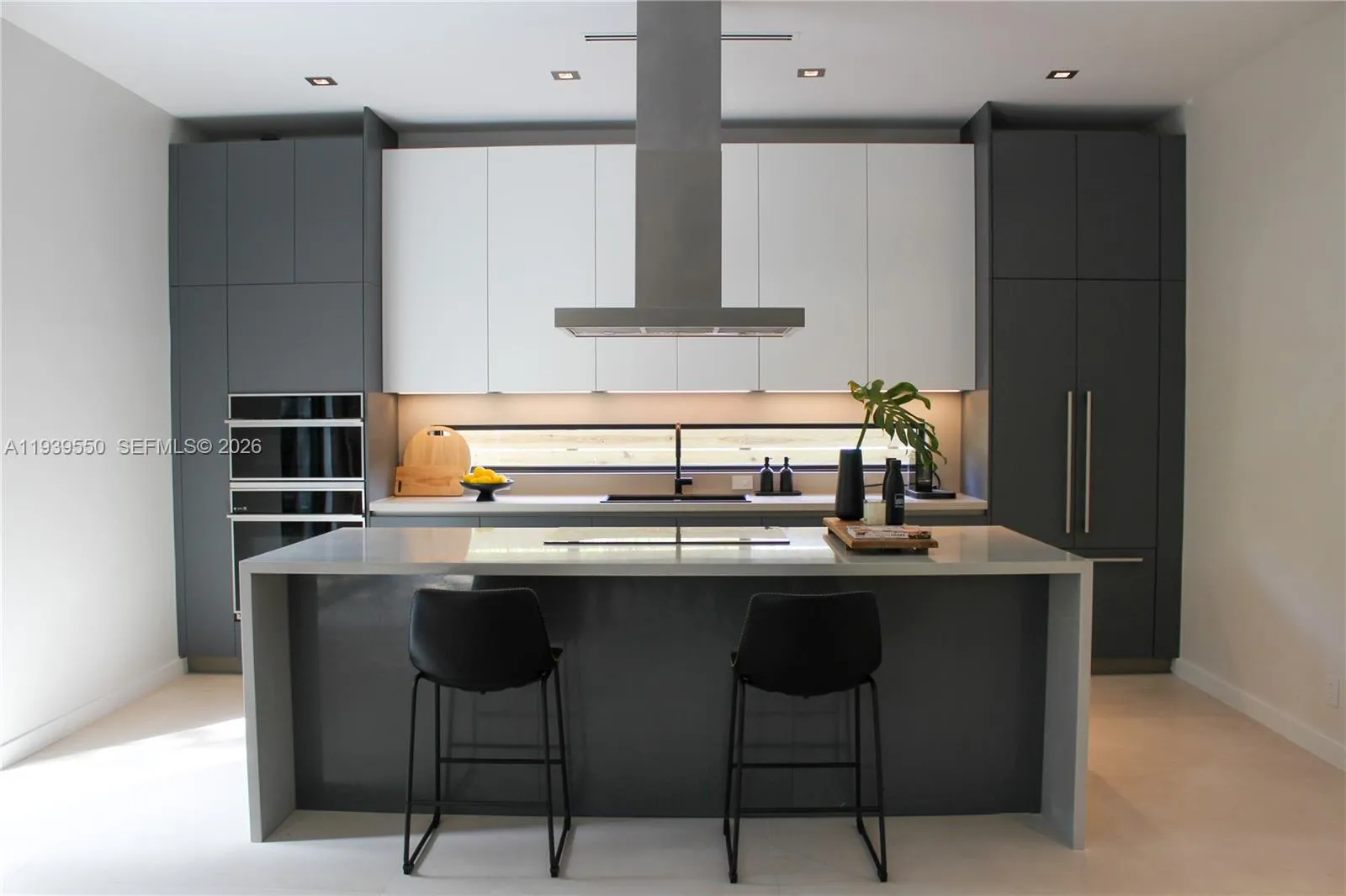 3540 Oak Ave, Miami, Florida 33133, Miami, Florida 33133, 4 Bedrooms Bedrooms, ,4 BathroomsBathrooms,Residential,For Sale,3540 Oak Ave, Miami, Florida 33133,A11939550