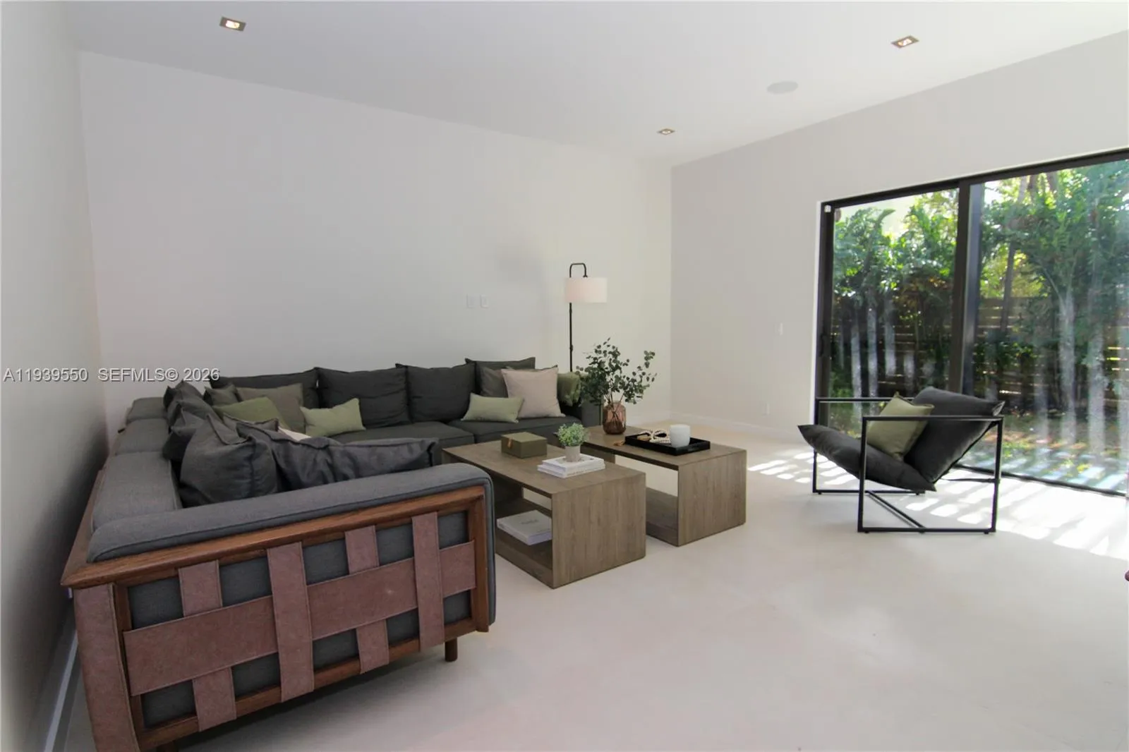 3540 Oak Ave, Miami, Florida 33133, Miami, Florida 33133, 4 Bedrooms Bedrooms, ,4 BathroomsBathrooms,Residential,For Sale,3540 Oak Ave, Miami, Florida 33133,A11939550