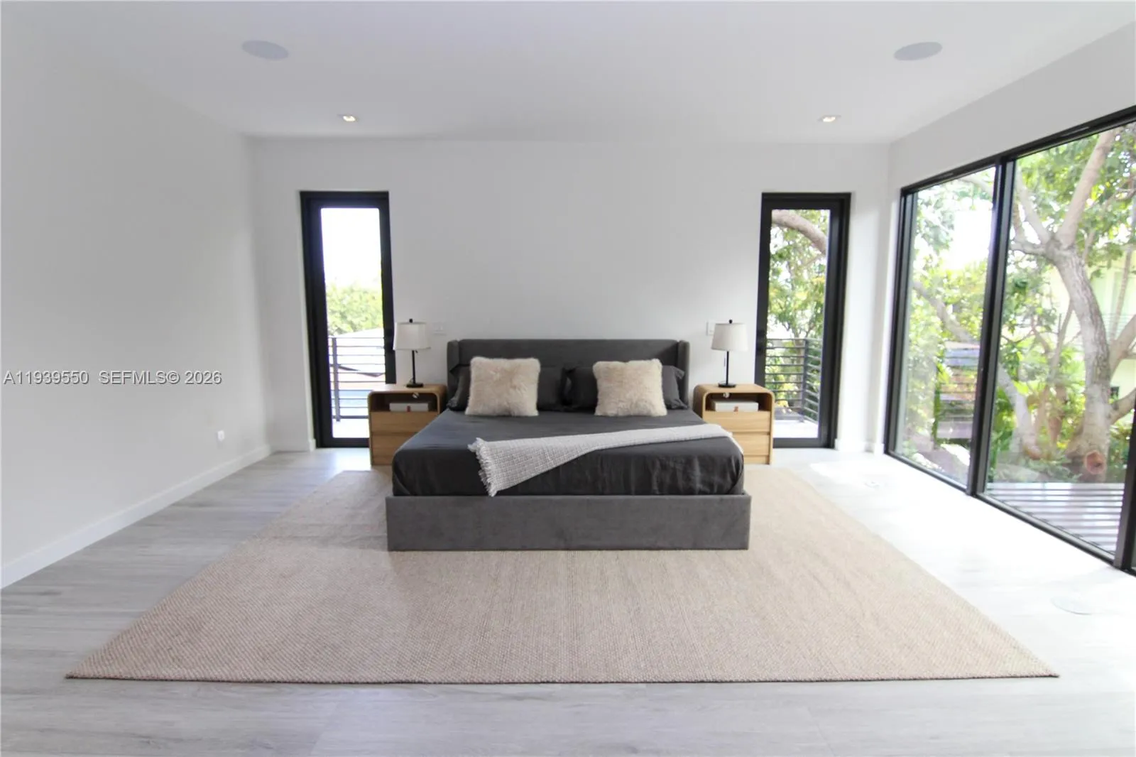 3540 Oak Ave, Miami, Florida 33133, Miami, Florida 33133, 4 Bedrooms Bedrooms, ,4 BathroomsBathrooms,Residential,For Sale,3540 Oak Ave, Miami, Florida 33133,A11939550