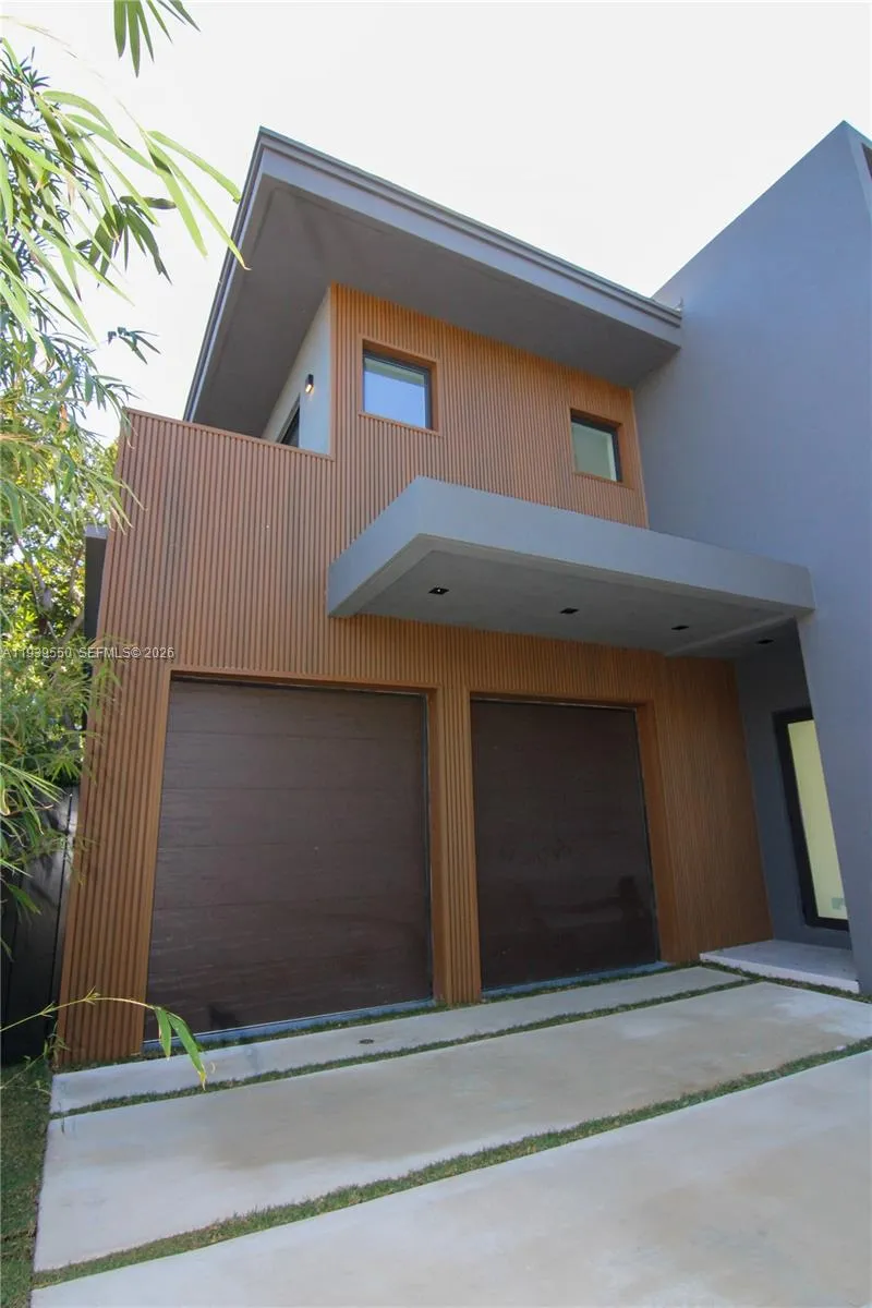 3540 Oak Ave, Miami, Florida 33133, Miami, Florida 33133, 4 Bedrooms Bedrooms, ,4 BathroomsBathrooms,Residential,For Sale,3540 Oak Ave, Miami, Florida 33133,A11939550