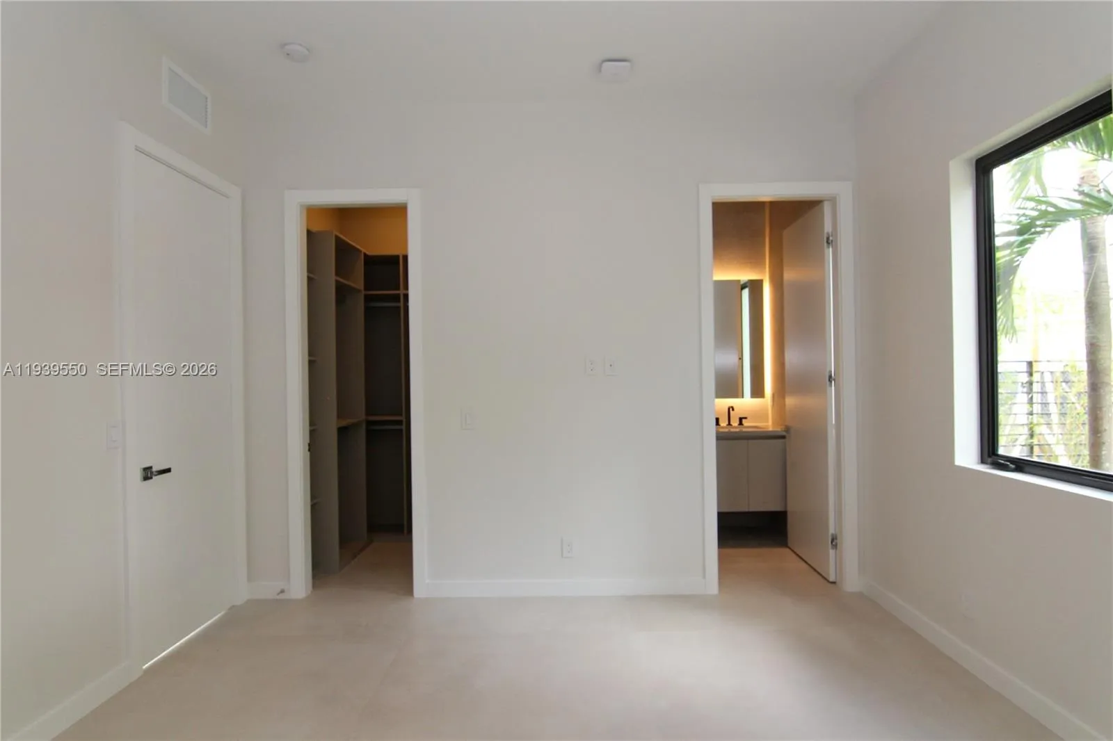 3540 Oak Ave, Miami, Florida 33133, Miami, Florida 33133, 4 Bedrooms Bedrooms, ,4 BathroomsBathrooms,Residential,For Sale,3540 Oak Ave, Miami, Florida 33133,A11939550