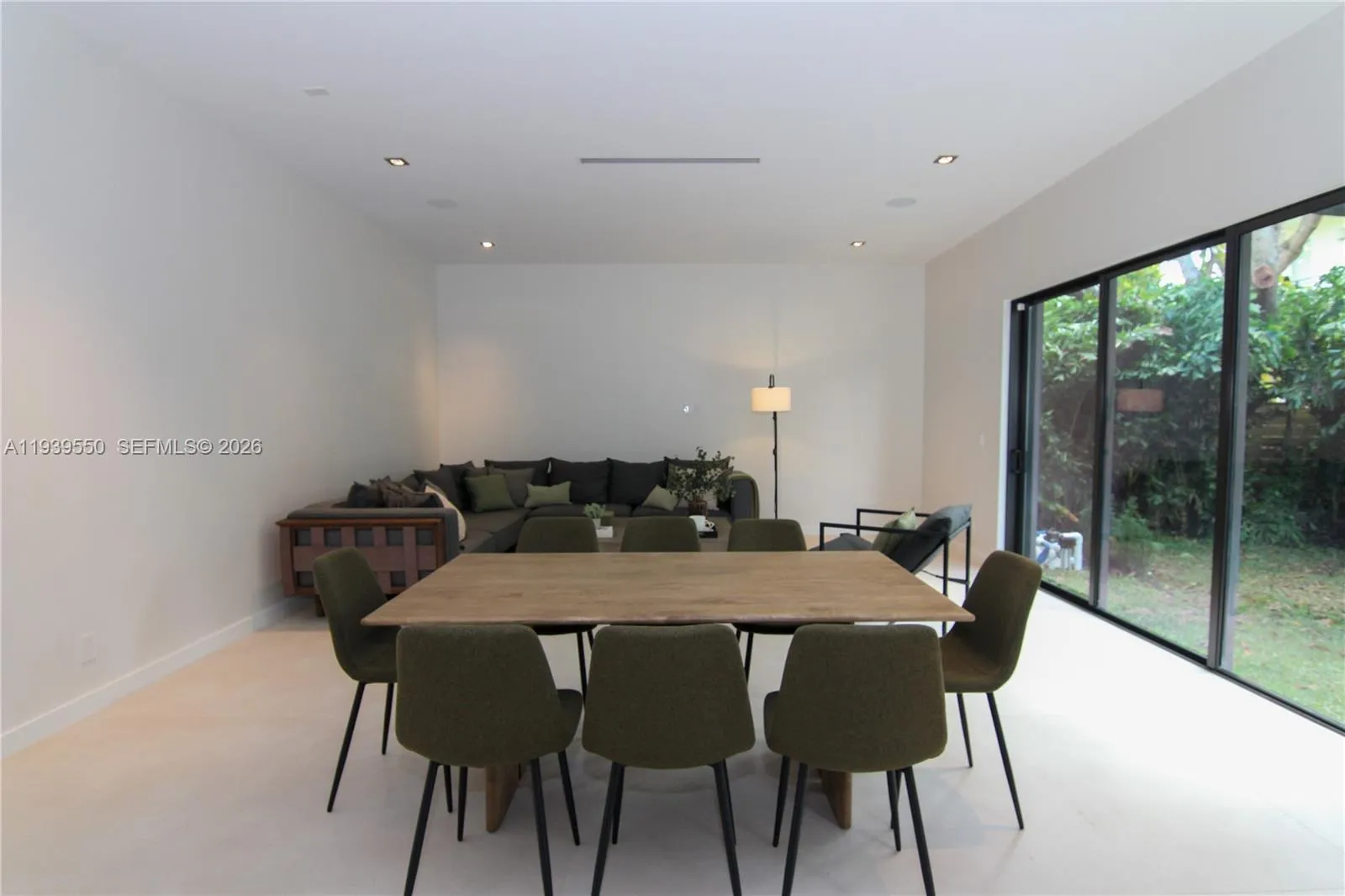 3540 Oak Ave, Miami, Florida 33133, Miami, Florida 33133, 4 Bedrooms Bedrooms, ,4 BathroomsBathrooms,Residential,For Sale,3540 Oak Ave, Miami, Florida 33133,A11939550