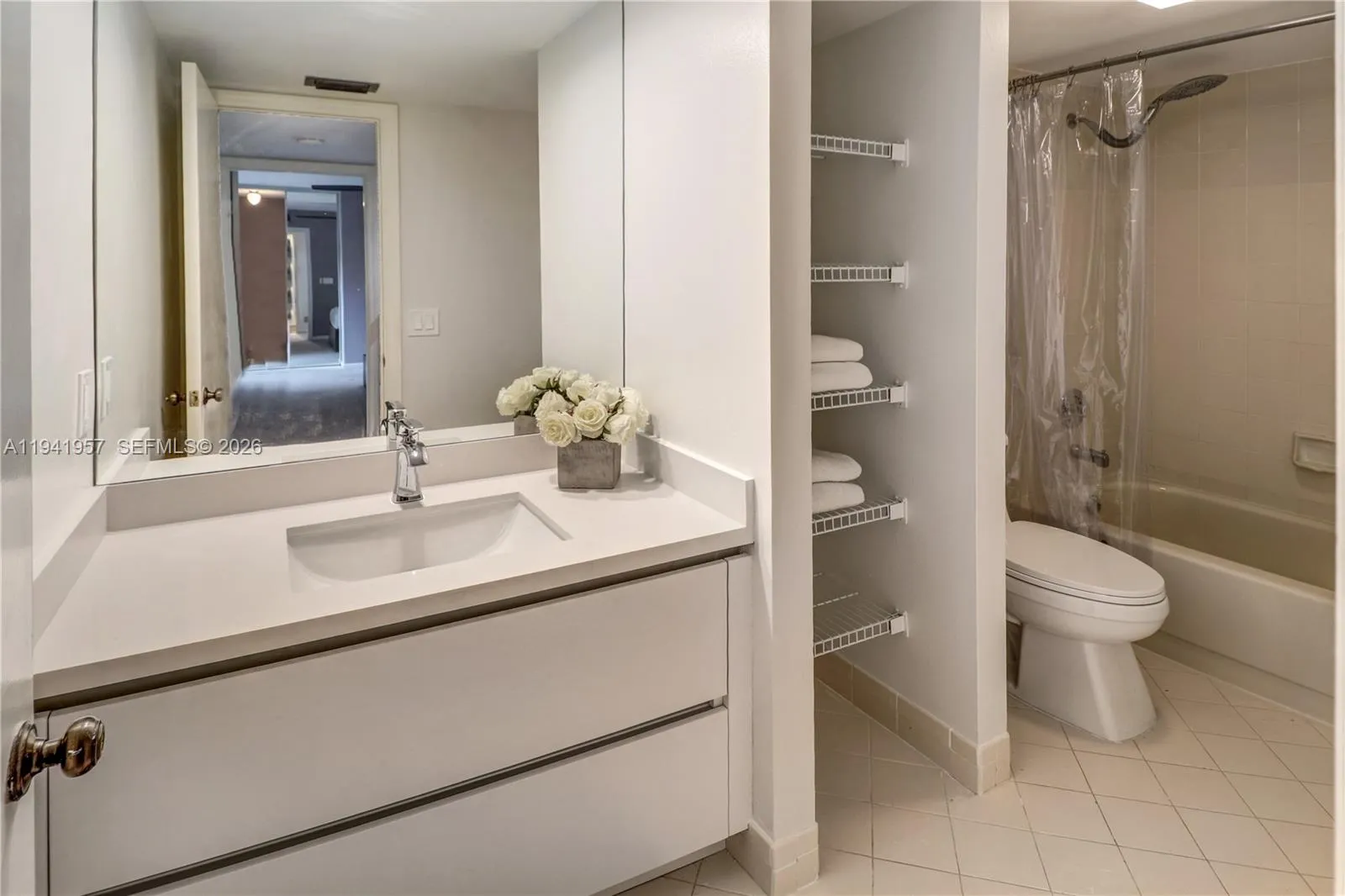9977 Nw 6th Ct 9977, Plantation, Florida 33324, Plantation, Florida 33324, 2 Bedrooms Bedrooms, ,2 BathroomsBathrooms,Residential,For Sale,9977 Nw 6th Ct 9977, Plantation, Florida 33324,A11941957