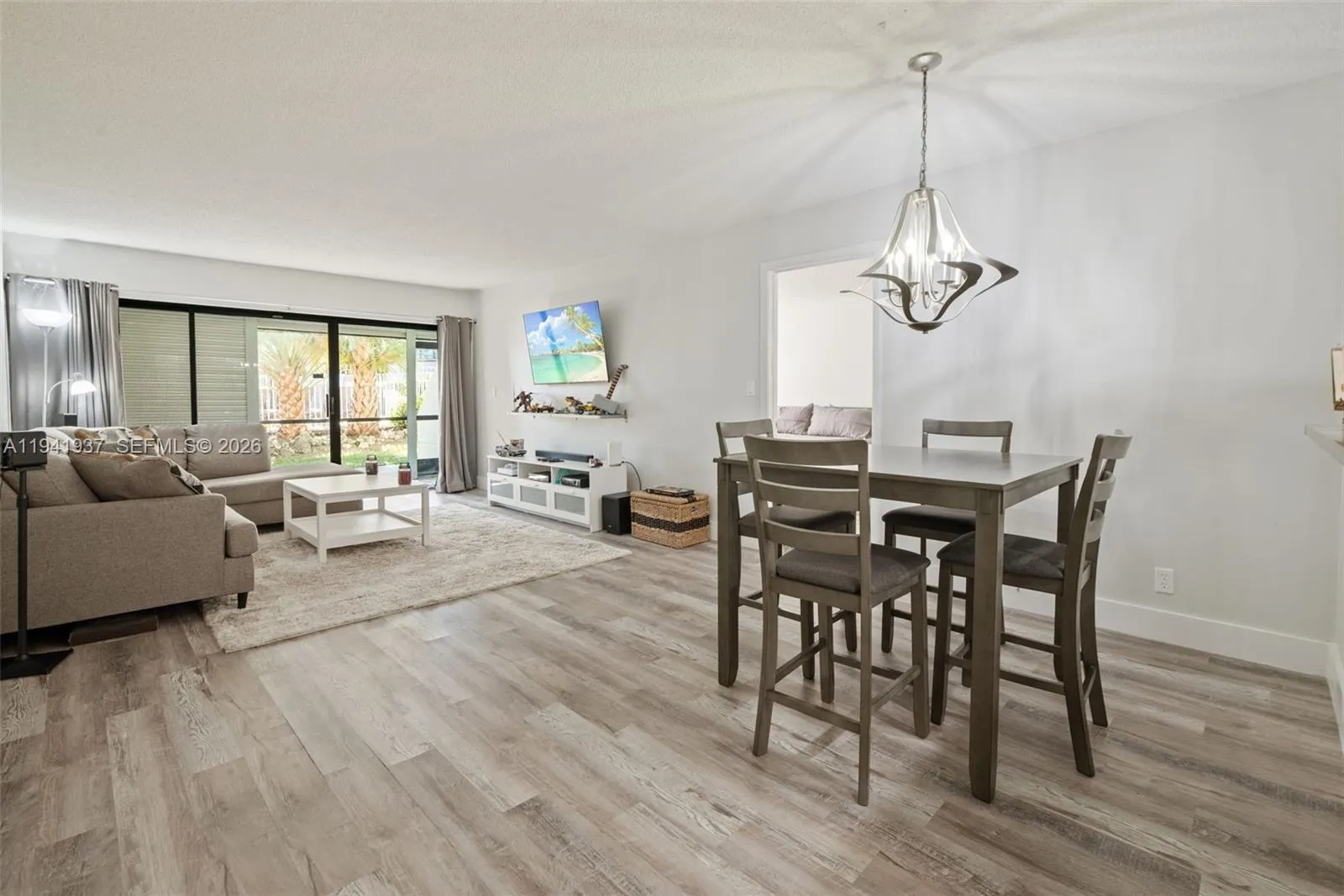 301 Racquet Club Rd 104, Weston, Florida 33326, Weston, Florida 33326, 2 Bedrooms Bedrooms, ,2 BathroomsBathrooms,Residential,For Sale,301 Racquet Club Rd 104, Weston, Florida 33326,A11941937