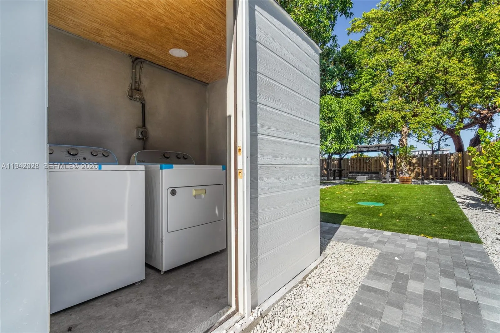 5647 Lincoln St, Hollywood, Florida 33021, Hollywood, Florida 33021, ,Residential Income,For Sale,5647 Lincoln St, Hollywood, Florida 33021,A11942028