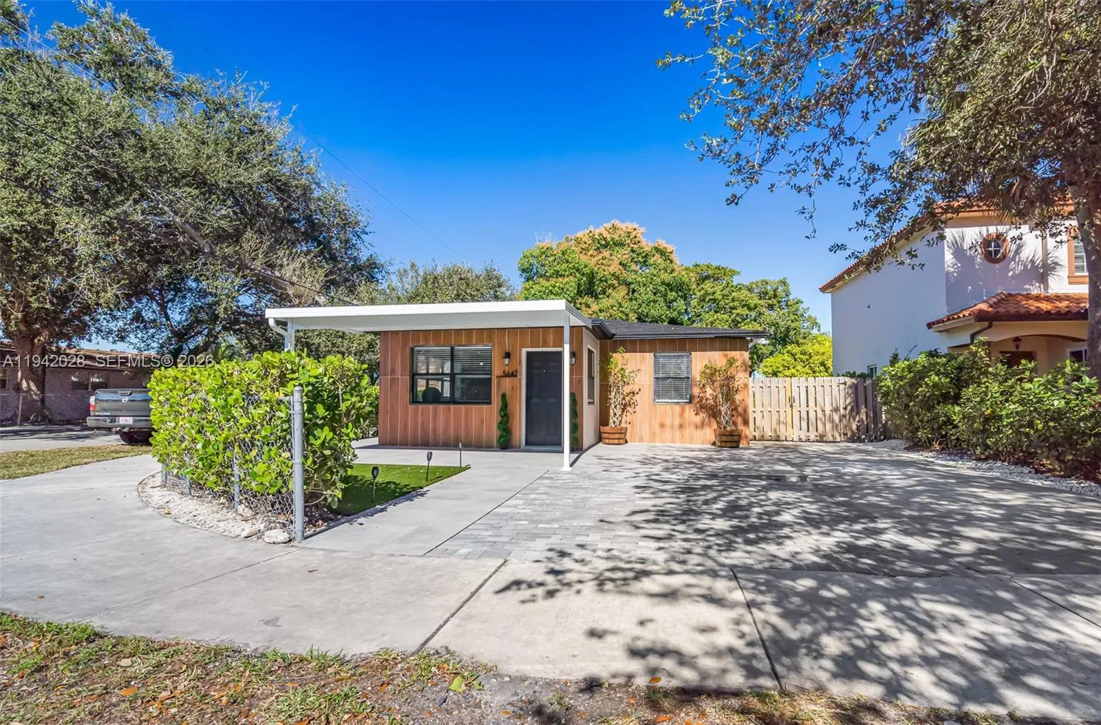 5647 Lincoln St, Hollywood, Florida 33021, Hollywood, Florida 33021, ,Residential Income,For Sale,5647 Lincoln St, Hollywood, Florida 33021,A11942028