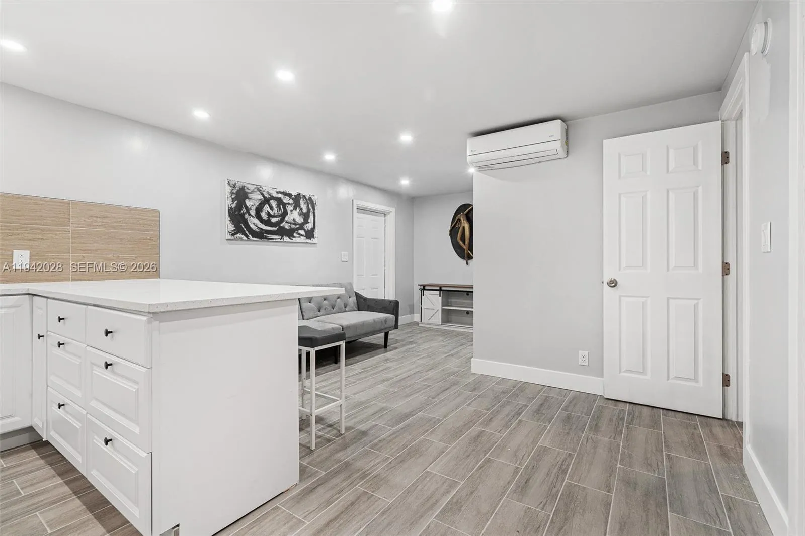5647 Lincoln St, Hollywood, Florida 33021, Hollywood, Florida 33021, ,Residential Income,For Sale,5647 Lincoln St, Hollywood, Florida 33021,A11942028