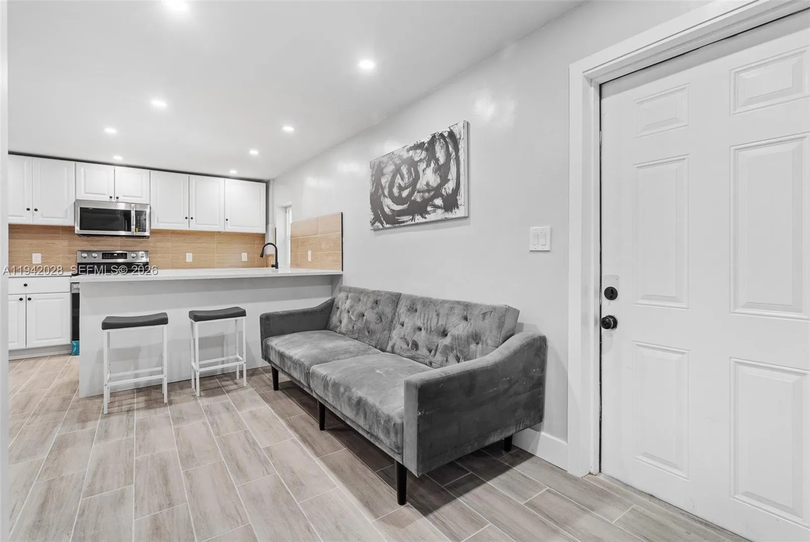5647 Lincoln St, Hollywood, Florida 33021, Hollywood, Florida 33021, ,Residential Income,For Sale,5647 Lincoln St, Hollywood, Florida 33021,A11942028