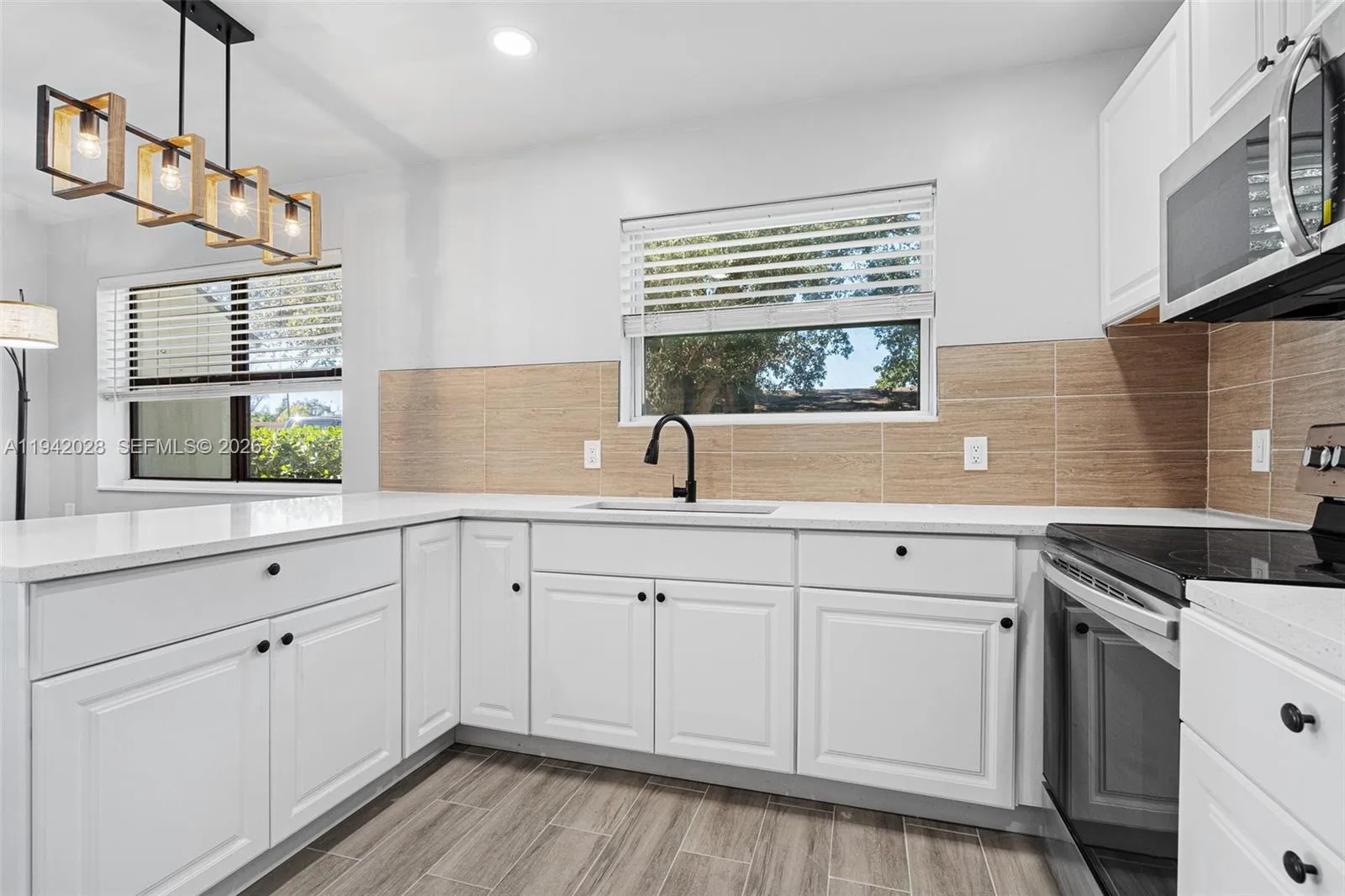 5647 Lincoln St, Hollywood, Florida 33021, Hollywood, Florida 33021, ,Residential Income,For Sale,5647 Lincoln St, Hollywood, Florida 33021,A11942028