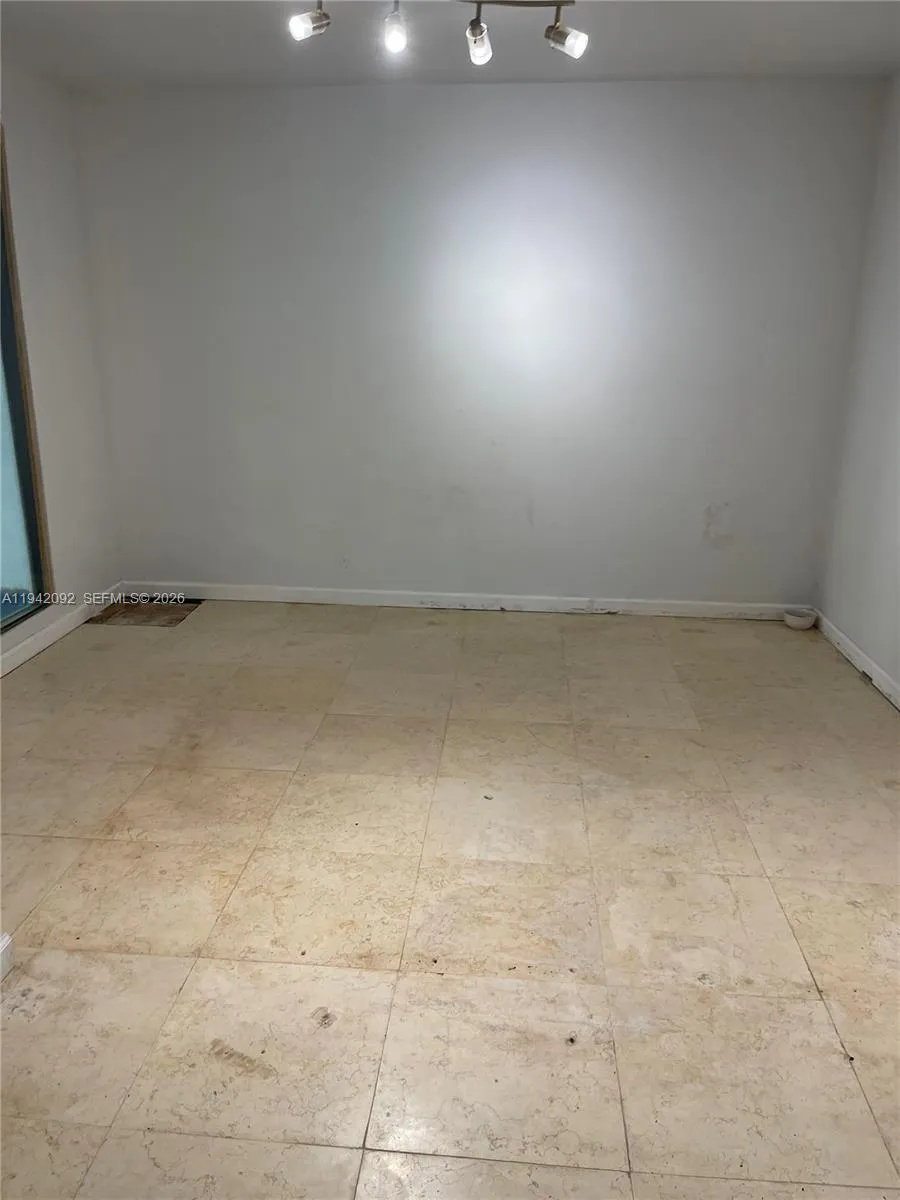 20200 Nw 2nd Ave C10, Miami Gardens, Florida 33169, Miami Gardens, Florida 33169, ,Commercial Lease,For Rent,20200 Nw 2nd Ave C10, Miami Gardens, Florida 33169,A11942092