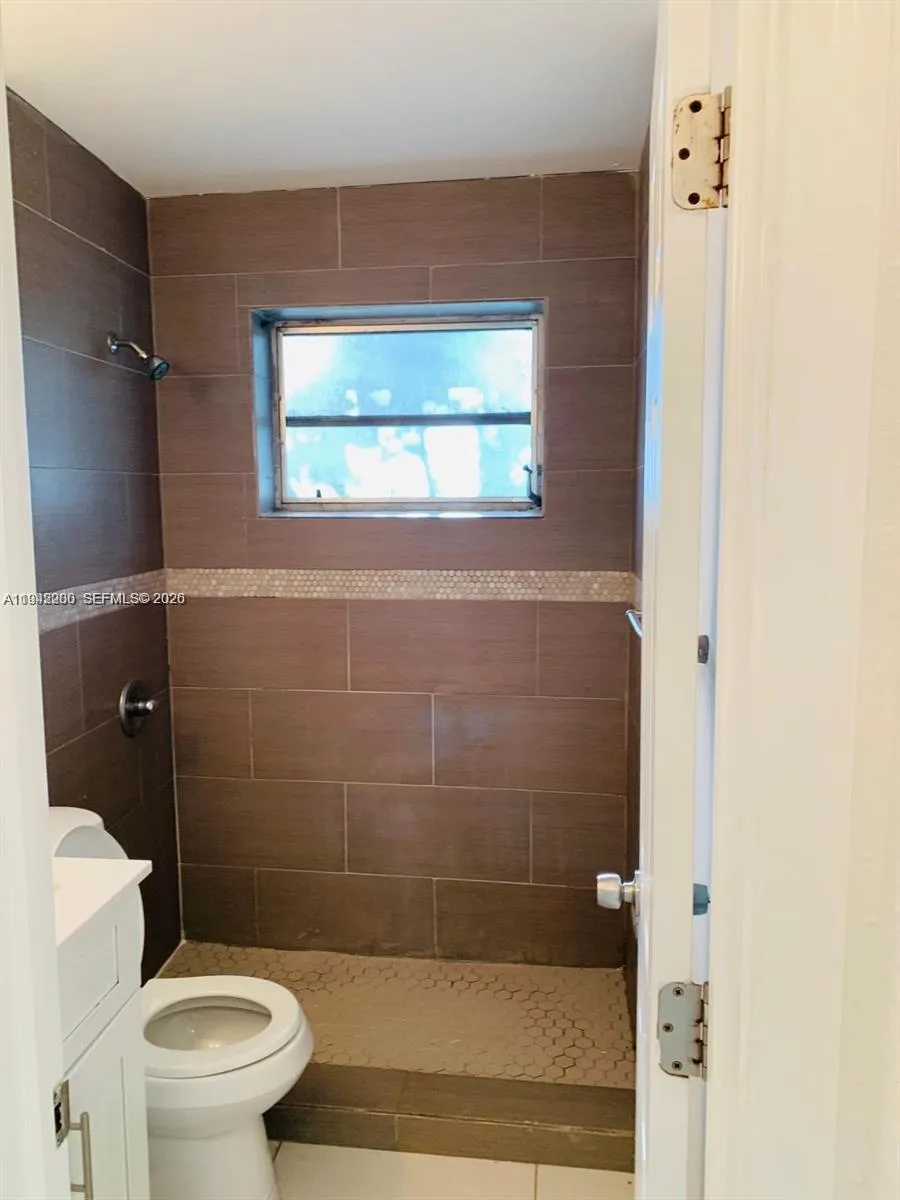 220 Nw 63rd St 3, Miami, Florida 33150, Miami, Florida 33150, 1 Bedroom Bedrooms, ,1 BathroomBathrooms,Residential Lease,For Rent,220 Nw 63rd St 3, Miami, Florida 33150,A11942200