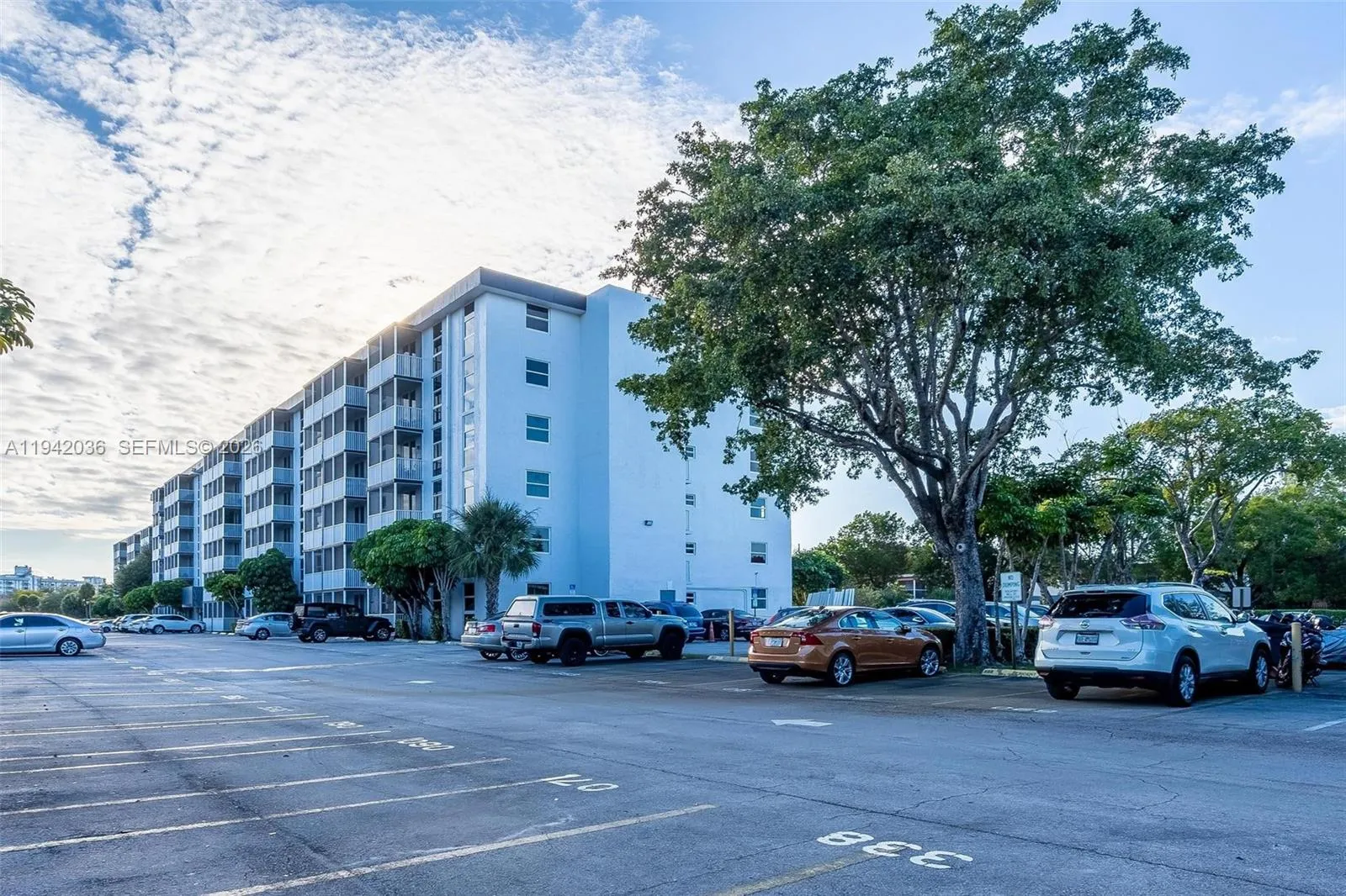 16950 W Dixie Hwy 330, North Miami Beach, Florida, North Miami Beach, Florida 33160, 1 Bedroom Bedrooms, ,1 BathroomBathrooms,Residential Lease,For Rent,16950 W Dixie Hwy 330, North Miami Beach, Florida ,A11942036