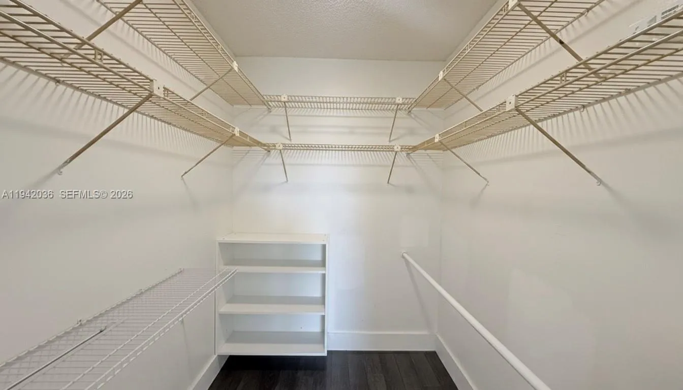 16950 W Dixie Hwy 330, North Miami Beach, Florida, North Miami Beach, Florida 33160, 1 Bedroom Bedrooms, ,1 BathroomBathrooms,Residential Lease,For Rent,16950 W Dixie Hwy 330, North Miami Beach, Florida ,A11942036