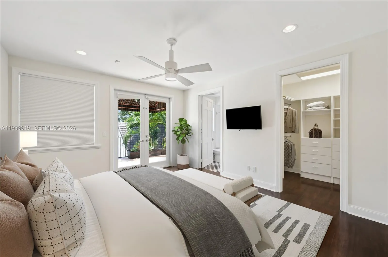 10001 Sw 60th Ct, Pinecrest, Florida 33156, Pinecrest, Florida 33156, 5 Bedrooms Bedrooms, ,6 BathroomsBathrooms,Residential,For Sale,10001 Sw 60th Ct, Pinecrest, Florida 33156,A11939919