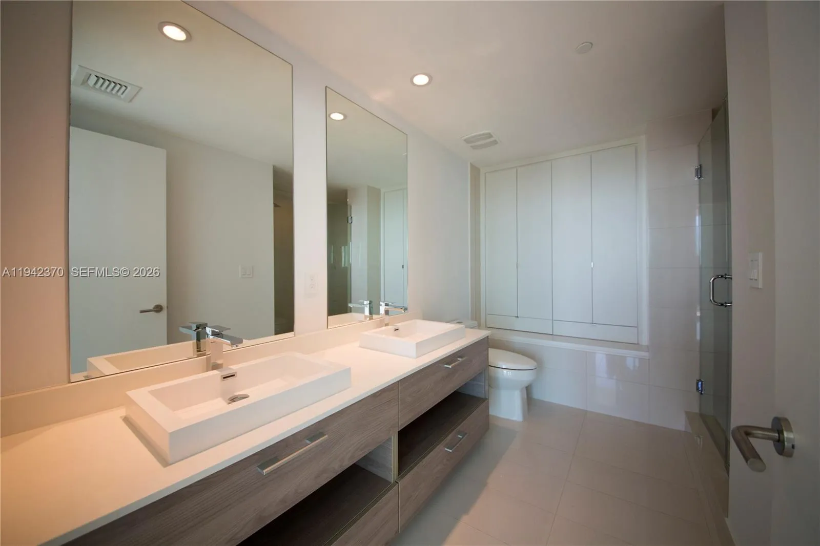 1300 S Miami Ave 4706, Miami, Florida 33130, Miami, Florida 33130, 3 Bedrooms Bedrooms, ,2 BathroomsBathrooms,Residential Lease,For Rent,1300 S Miami Ave 4706, Miami, Florida 33130,A11942370
