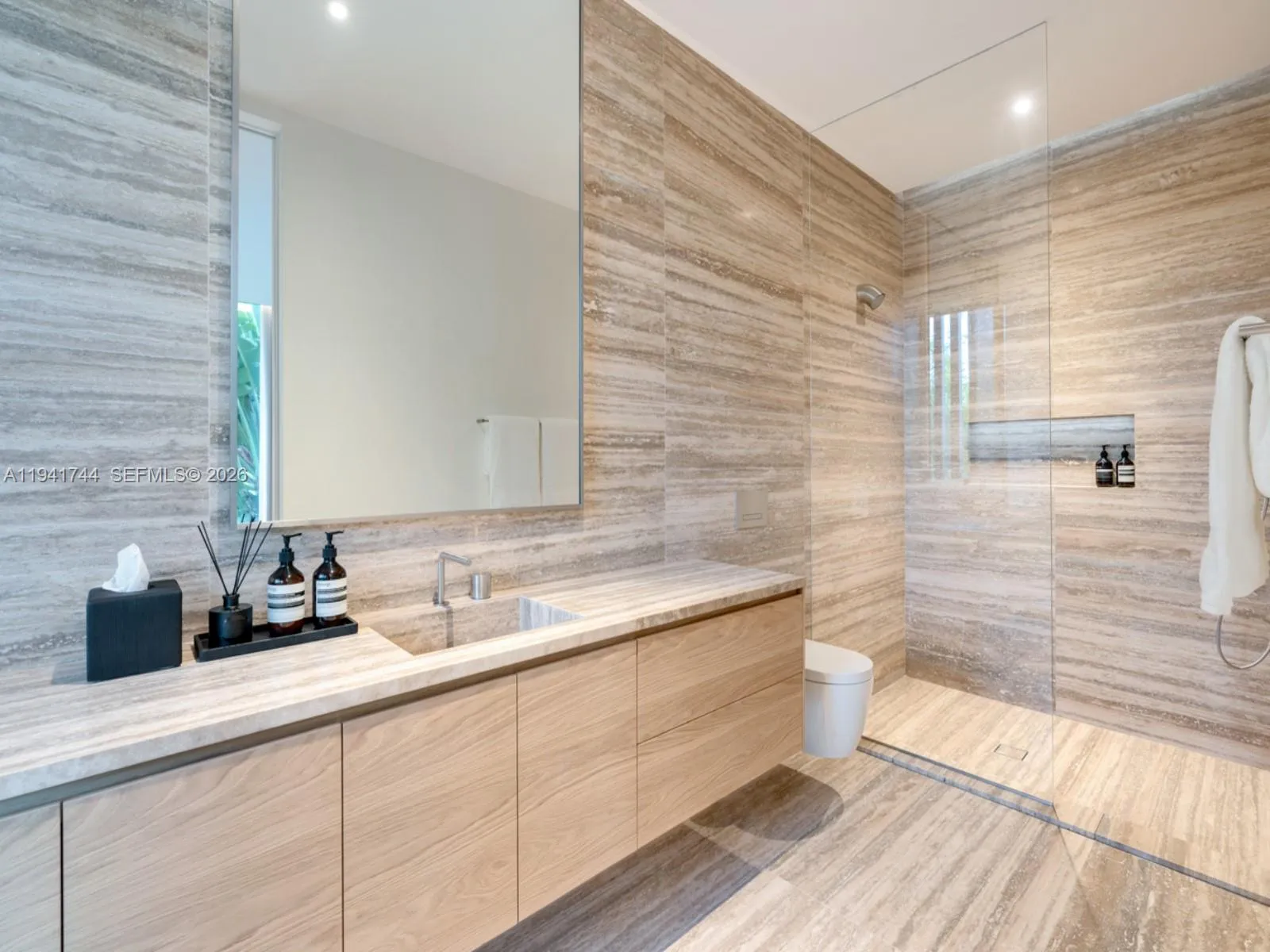 28 W Dilido Dr, Miami Beach, Florida 33139, Miami Beach, Florida 33139, 5 Bedrooms Bedrooms, ,5 BathroomsBathrooms,Residential Lease,For Rent,28 W Dilido Dr, Miami Beach, Florida 33139,A11941744