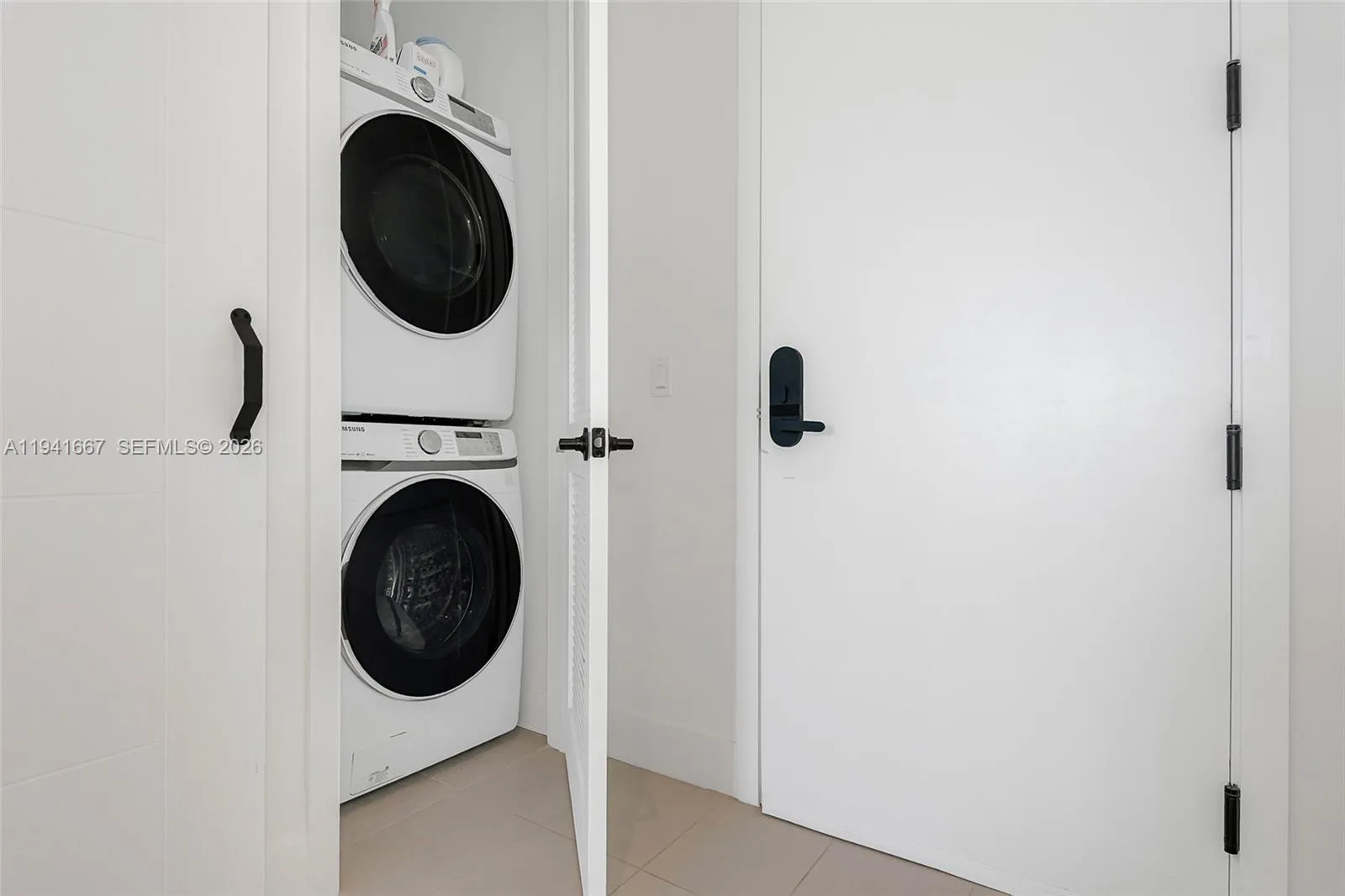 1030 15th St 214, Miami Beach, Florida 33139, Miami Beach, Florida 33139, 2 Bedrooms Bedrooms, ,2 BathroomsBathrooms,Residential,For Sale,1030 15th St 214, Miami Beach, Florida 33139,A11941667