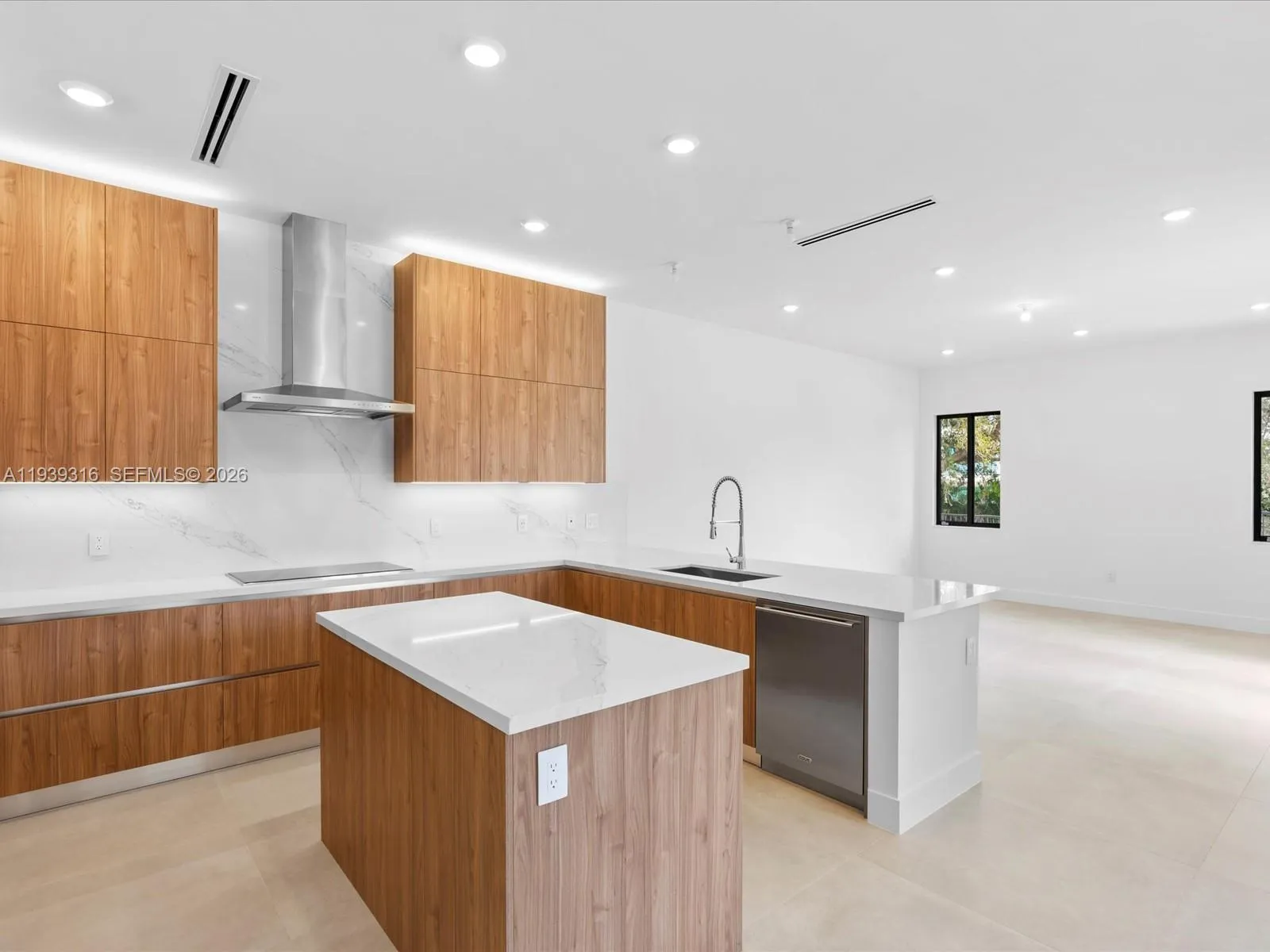 19701 Ne 16 Pi, Miami, Florida 33179, Miami, Florida 33179, 5 Bedrooms Bedrooms, ,4 BathroomsBathrooms,Residential,For Sale,19701 Ne 16 Pi, Miami, Florida 33179,A11939316